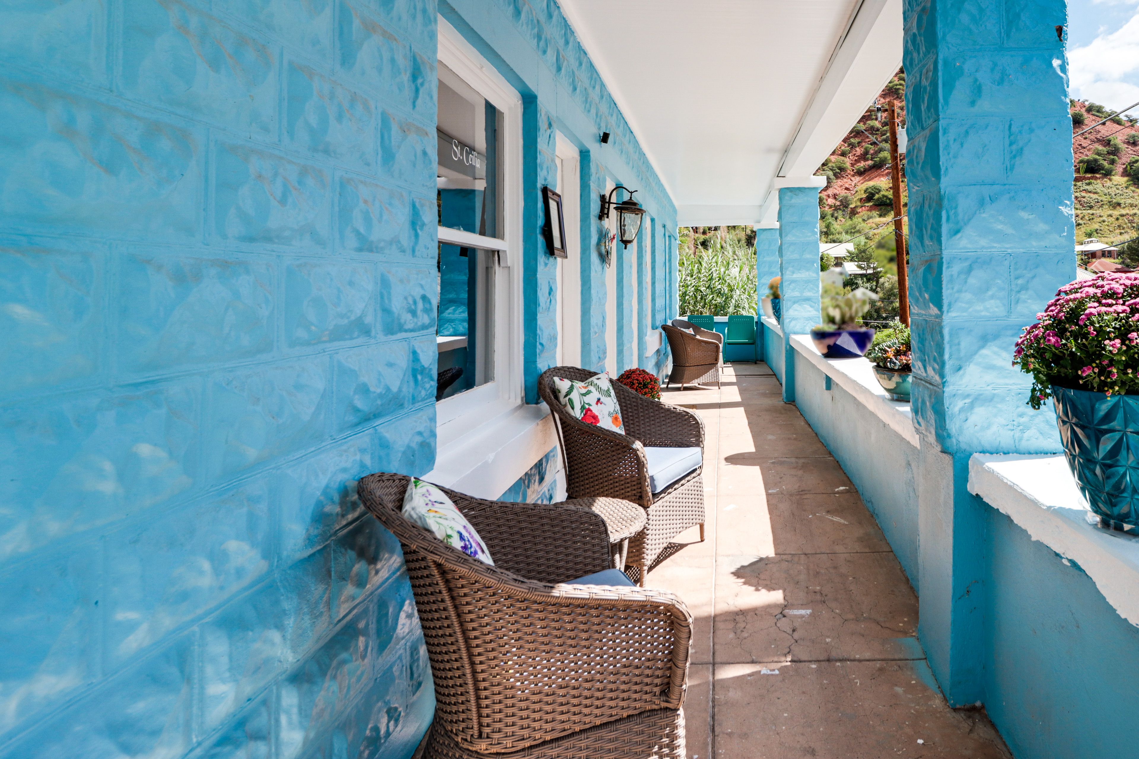 Covered Patio | Outdoor Seating