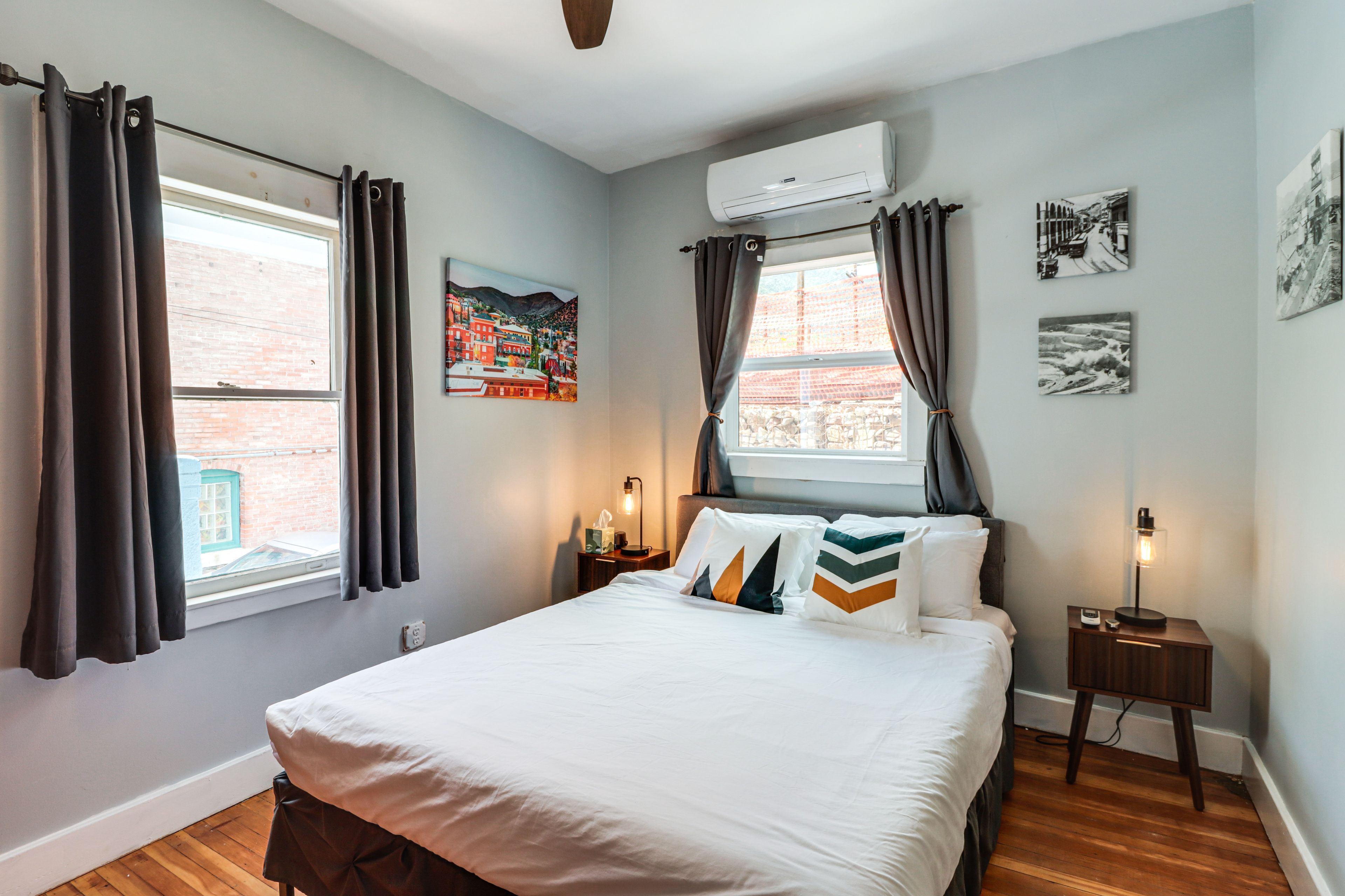 Bedroom | Queen Bed