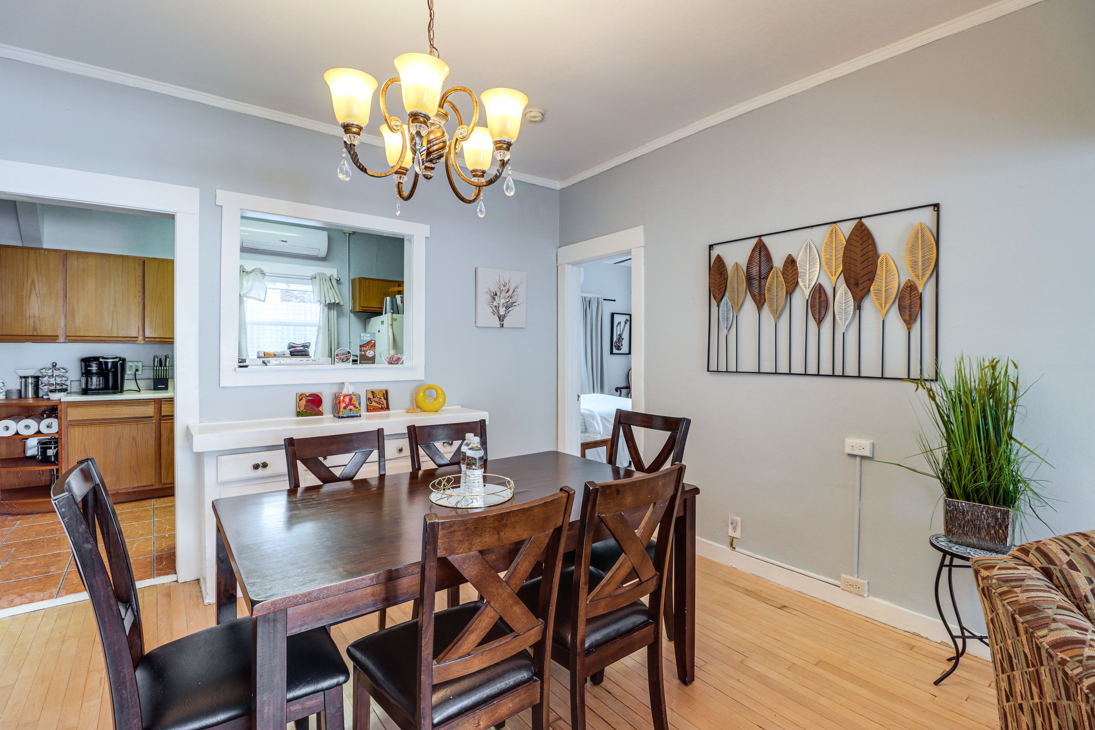 Dining Area | Dishes & Flatware Provided
