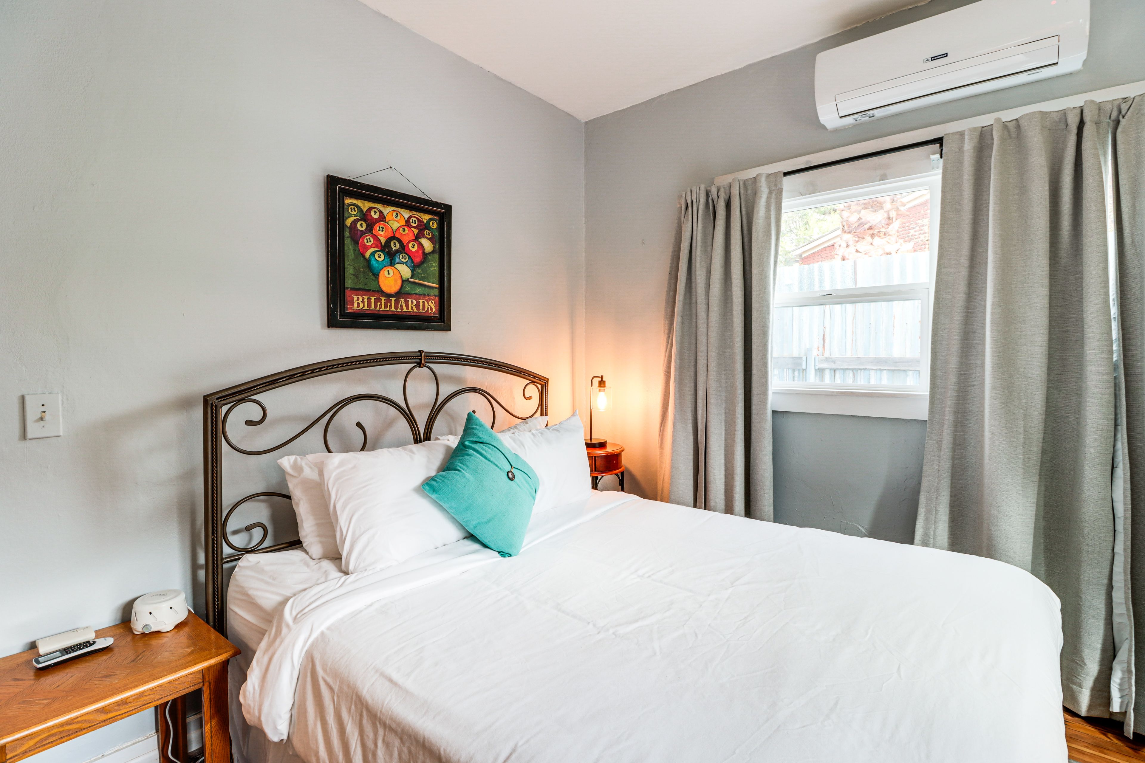Bedroom 2 | Queen Bed
