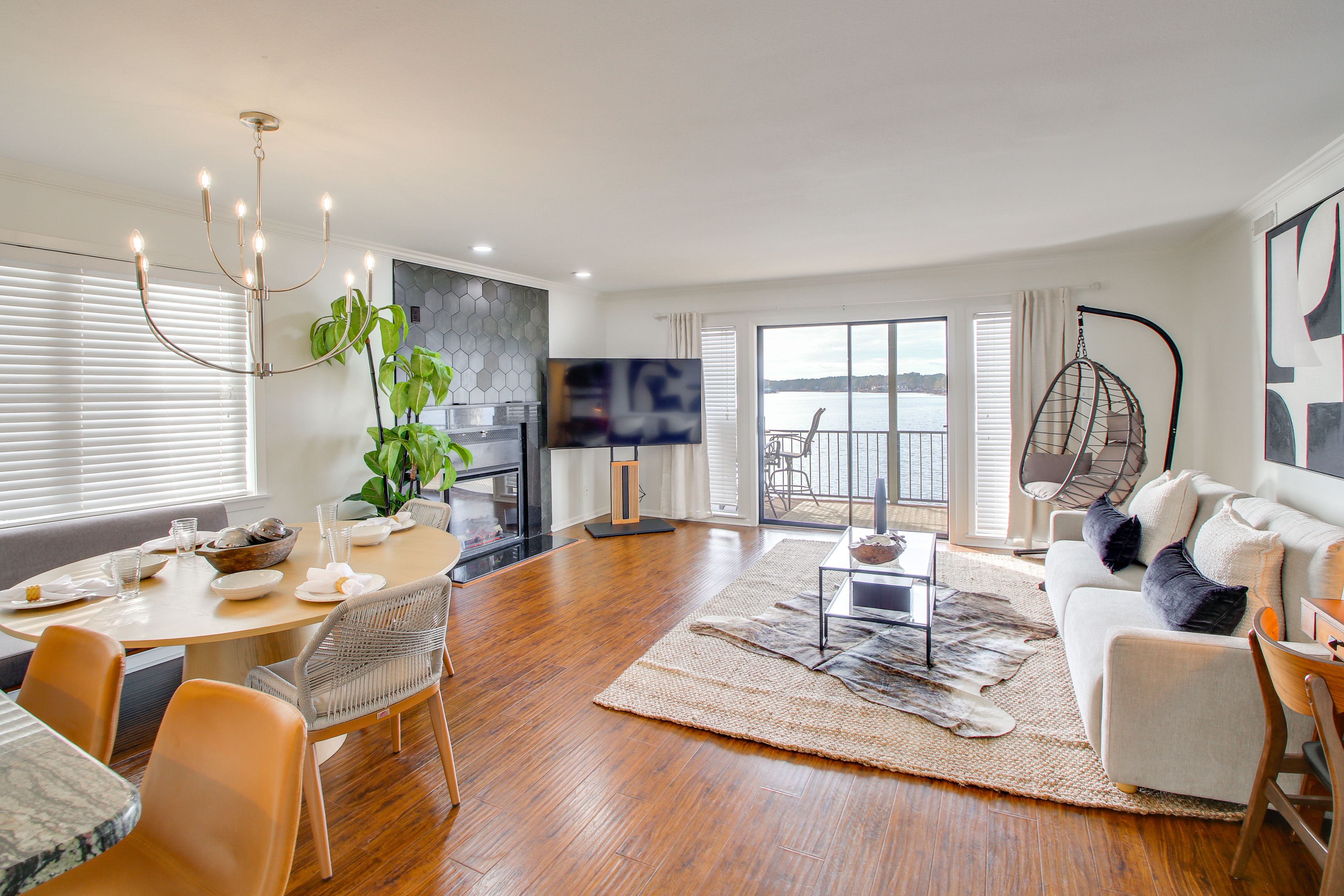 Interior | Central A/C | Free WiFi