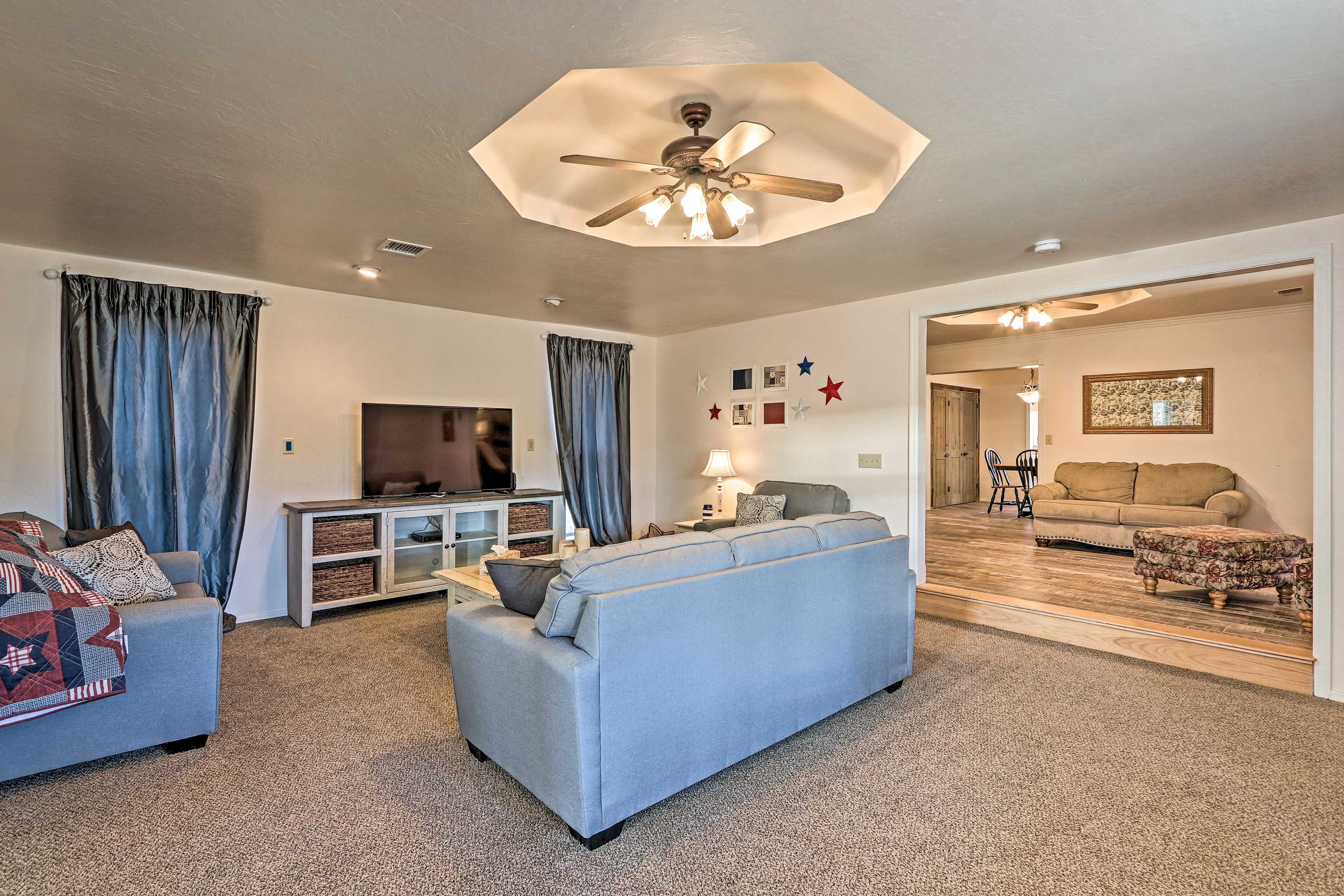 Living Room | Smart TV