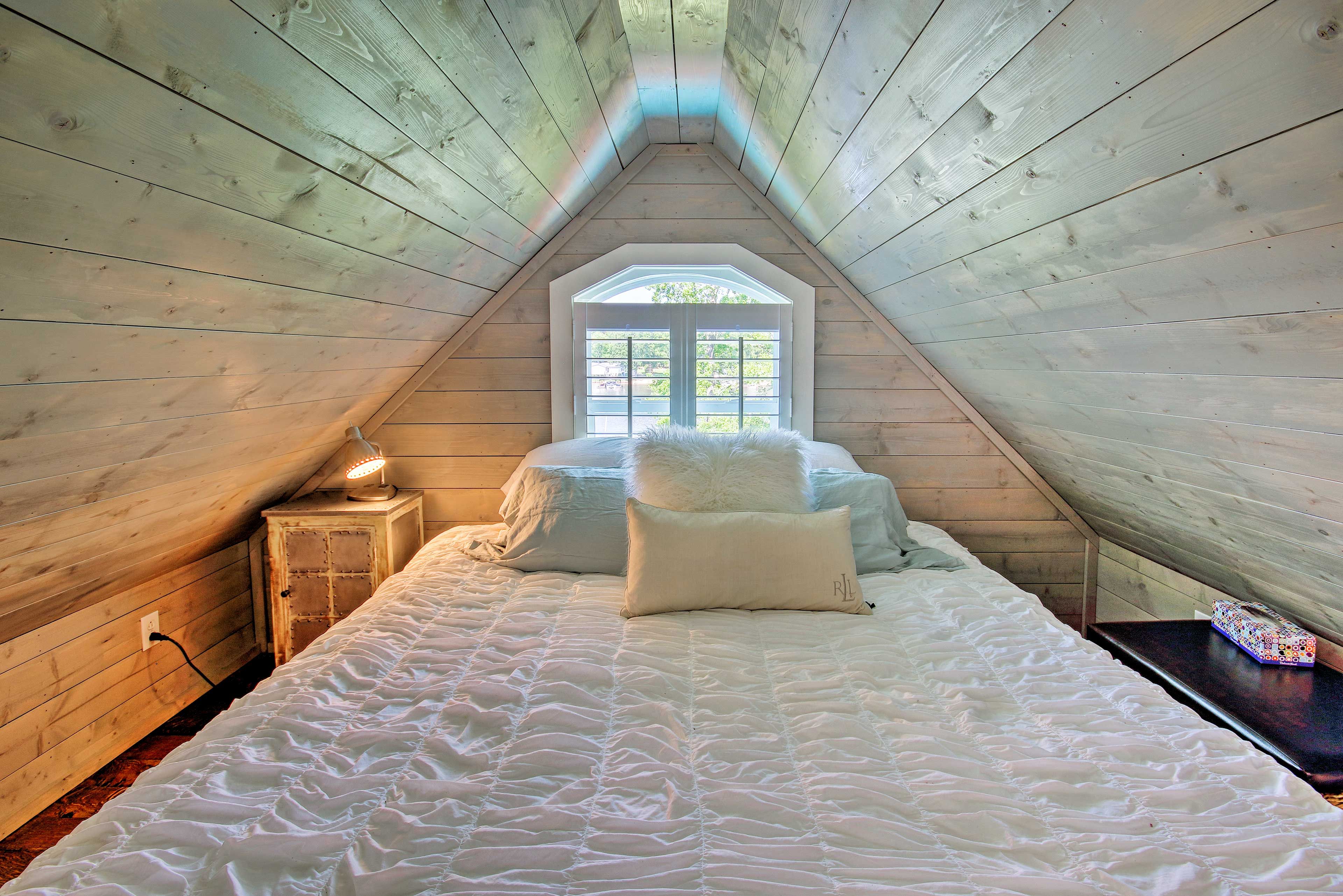 Loft | King Bed