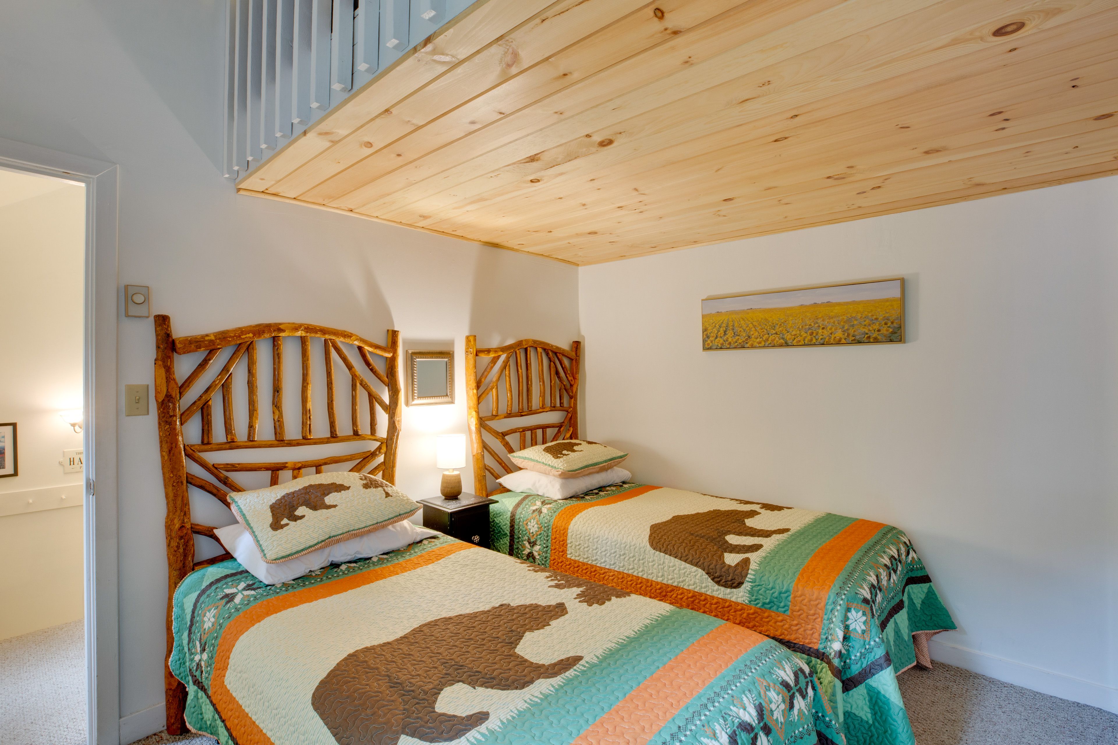 Bedroom 2 | 2 Twin Beds | 2nd Floor