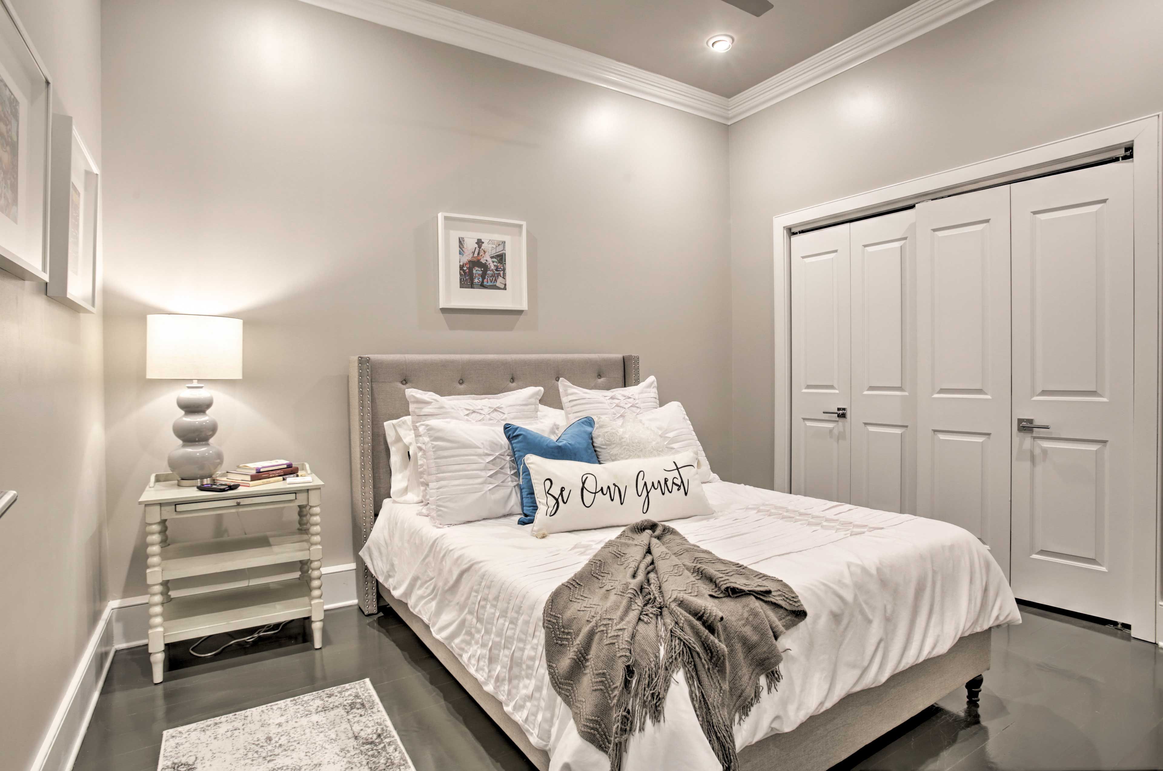 This bedroom features a queen bed.