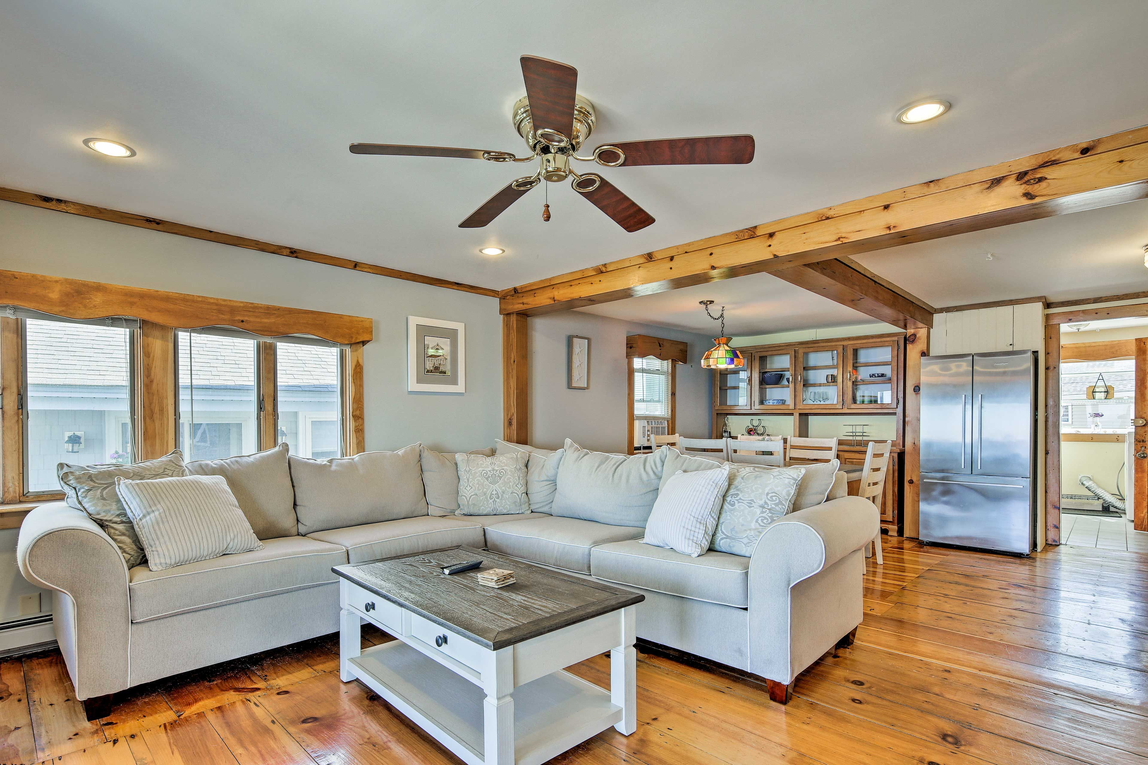 Interior | Open Floor Plan | Free WiFi