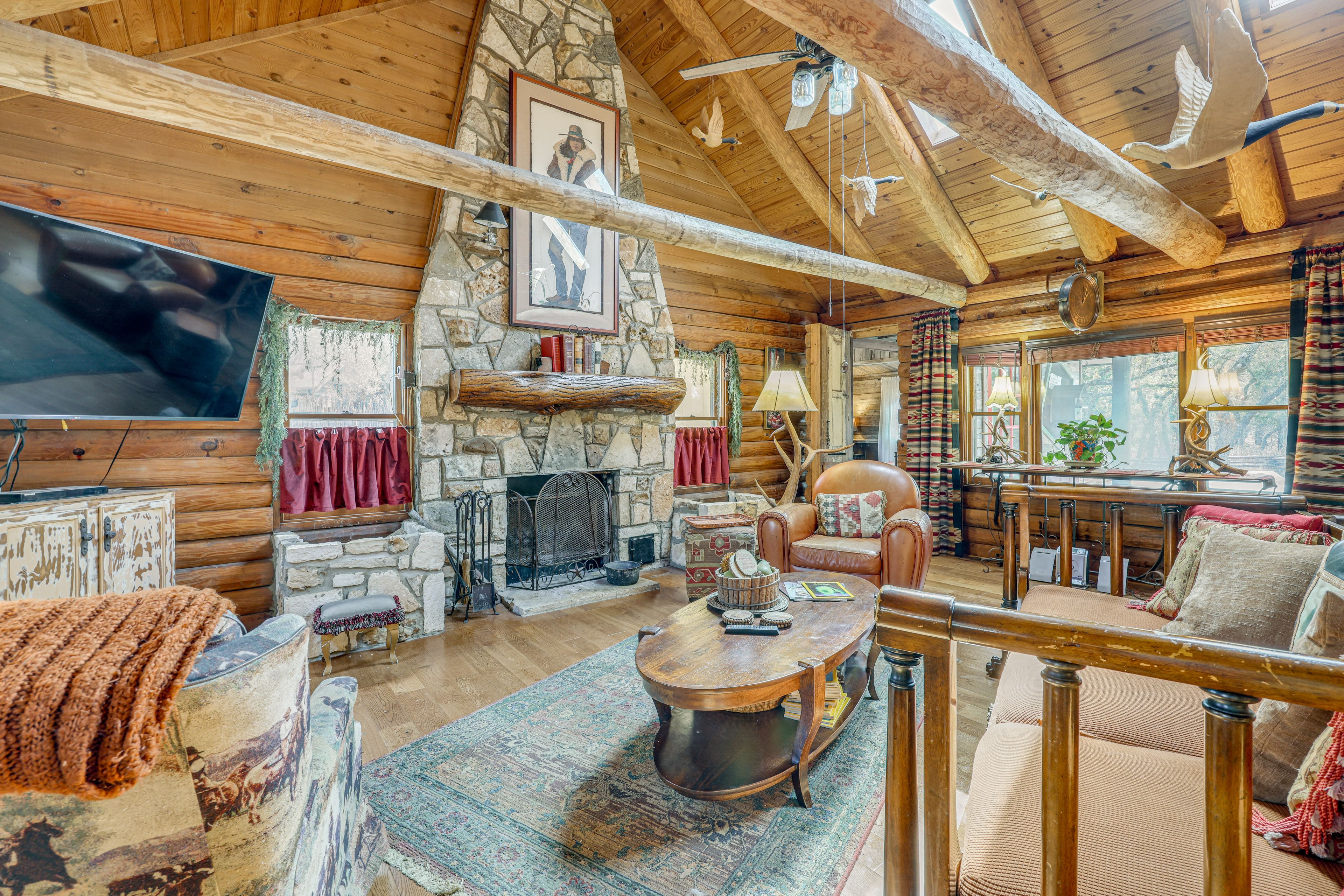 Wimberley Vacation Rental Cabin | 3BR | 2BA | 1,400 Sq Ft | 4 Steps Required