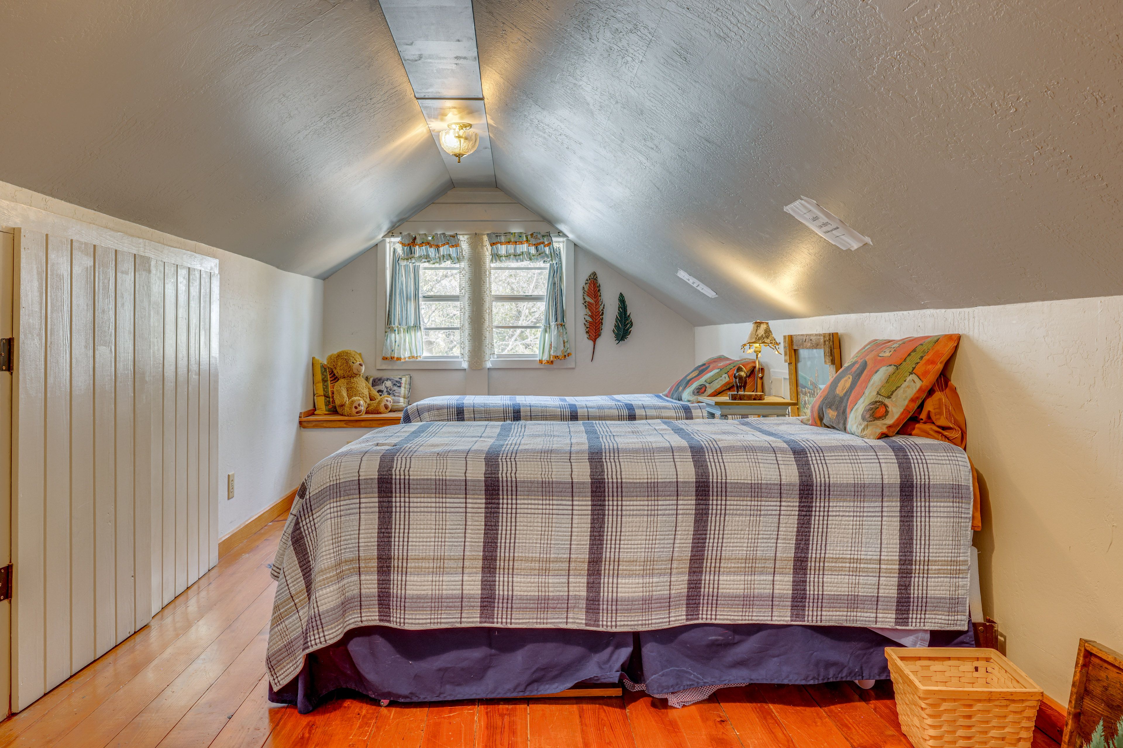 Bedroom 3 | 2 Twin Beds | 2nd Floor