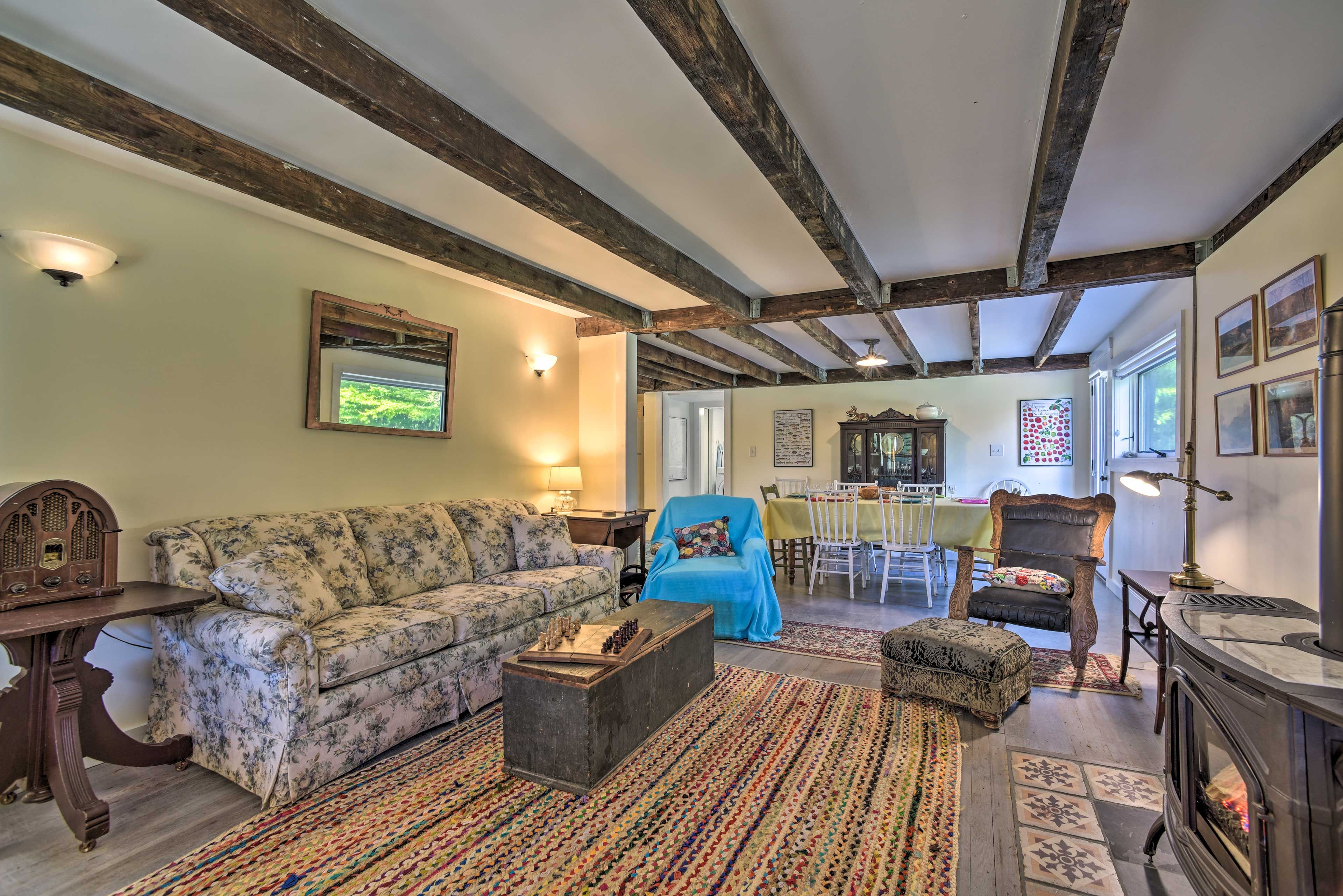 Living Room | Free WiFi