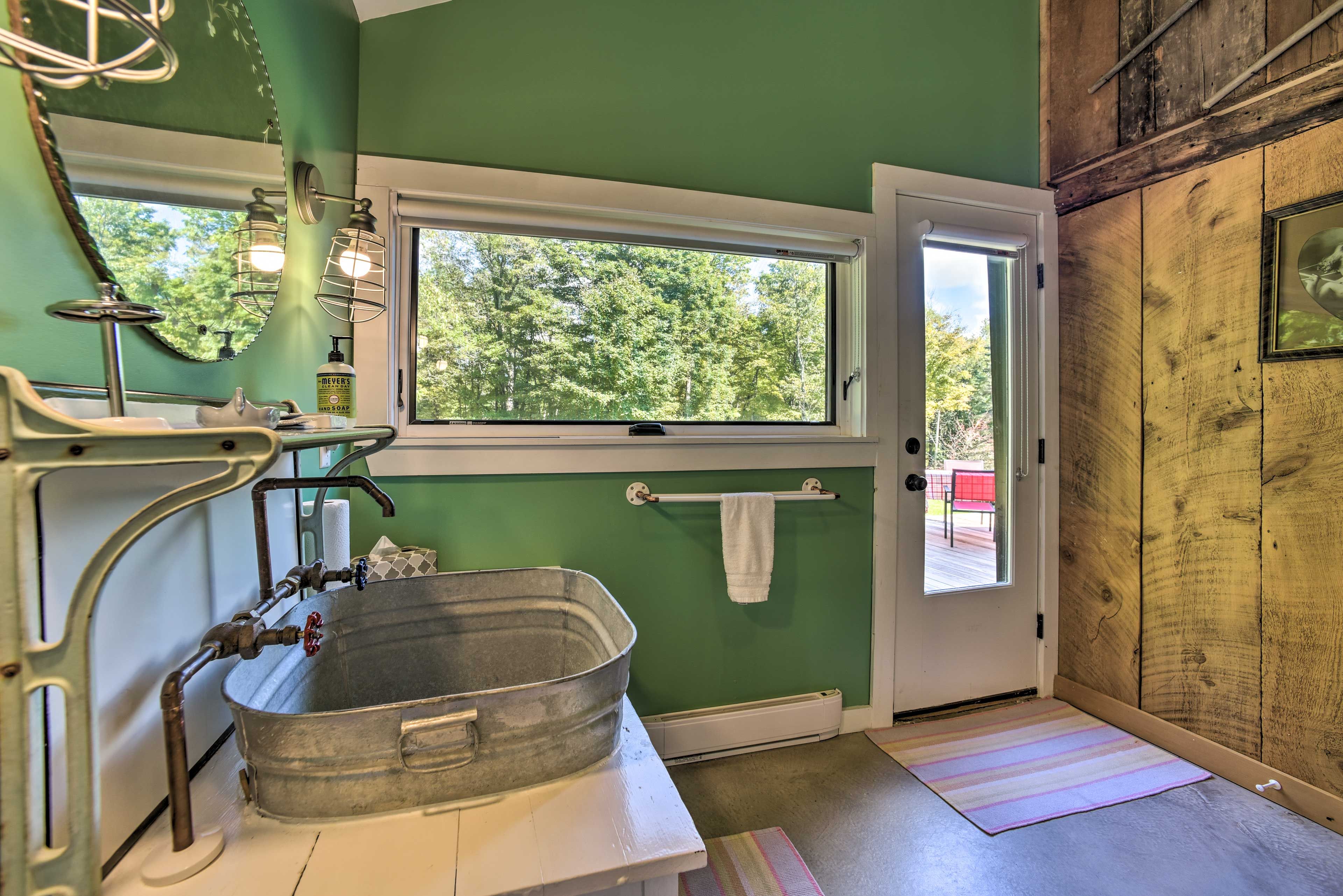 Full Bathroom