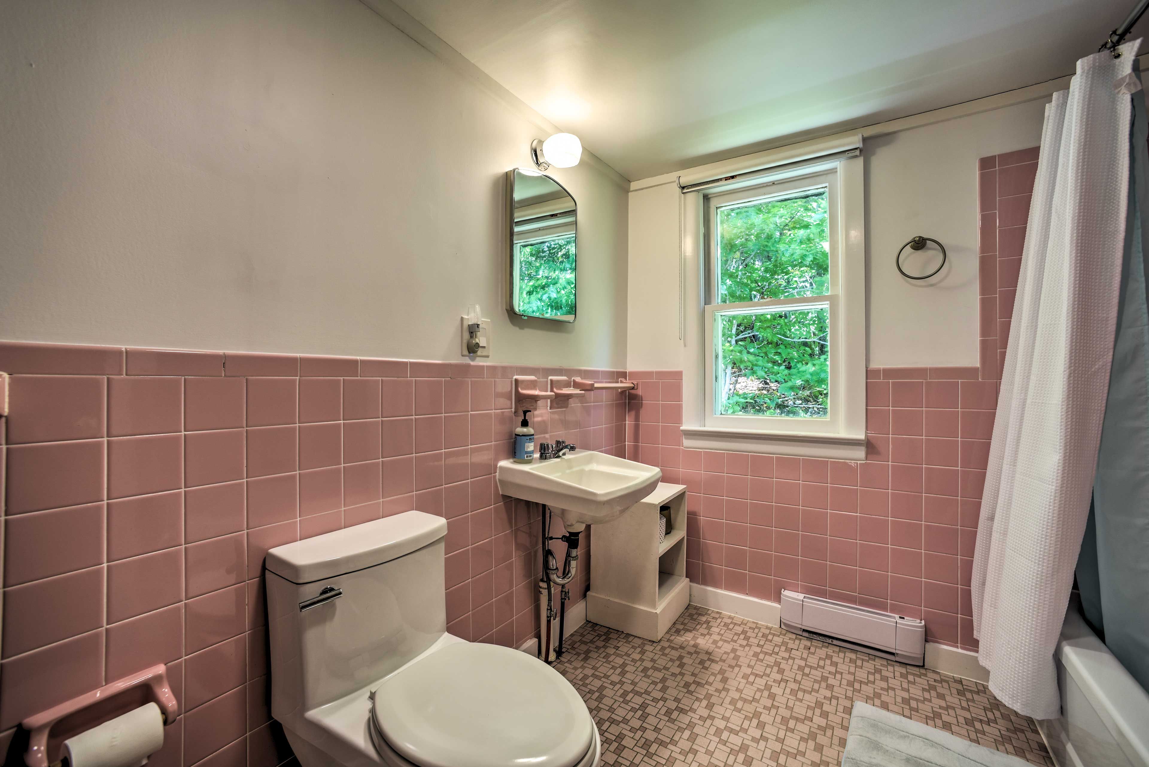 Full Bathroom