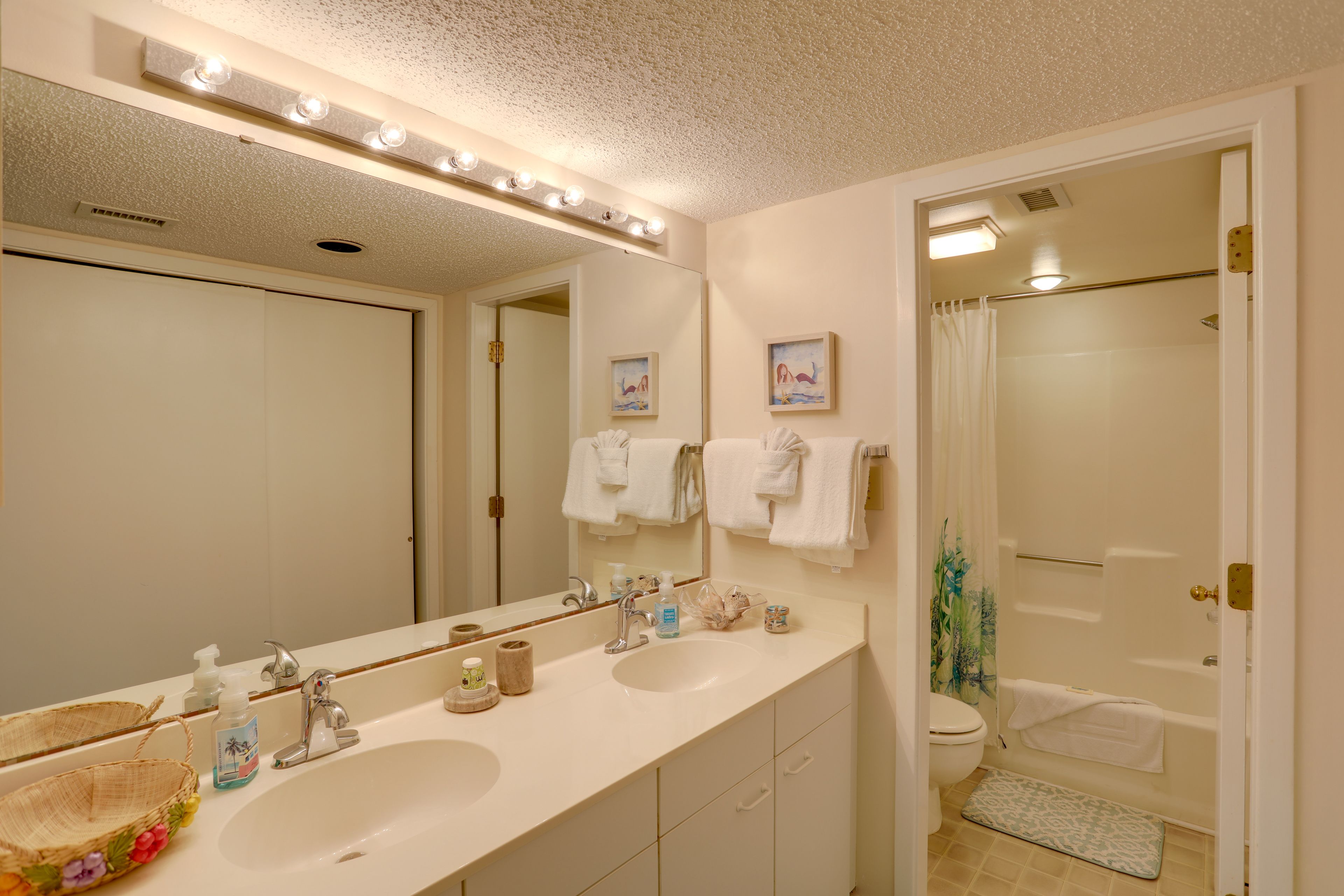 Bathroom | Linens/Towels Provided