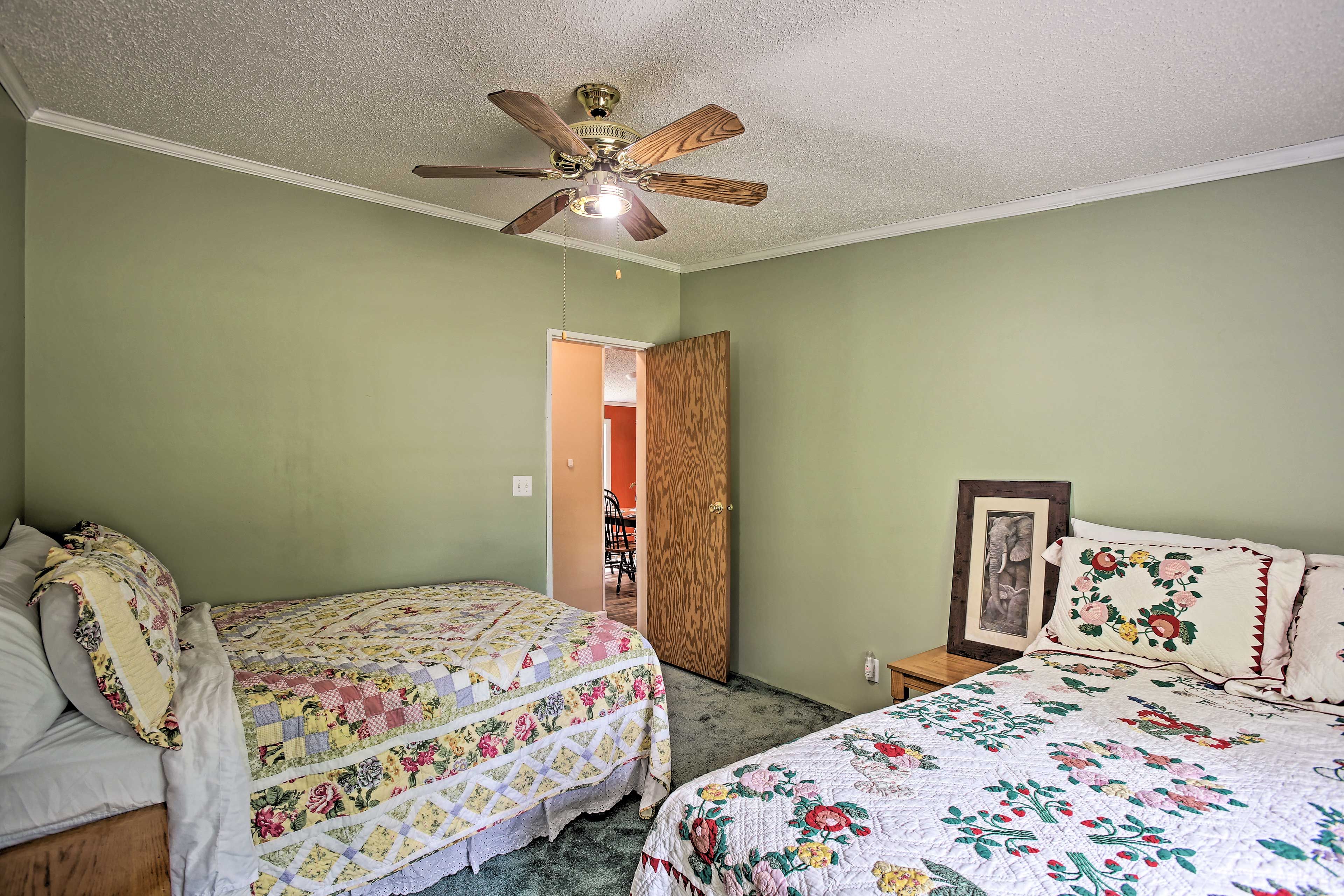 Four guests can sleep in these 2 full beds.