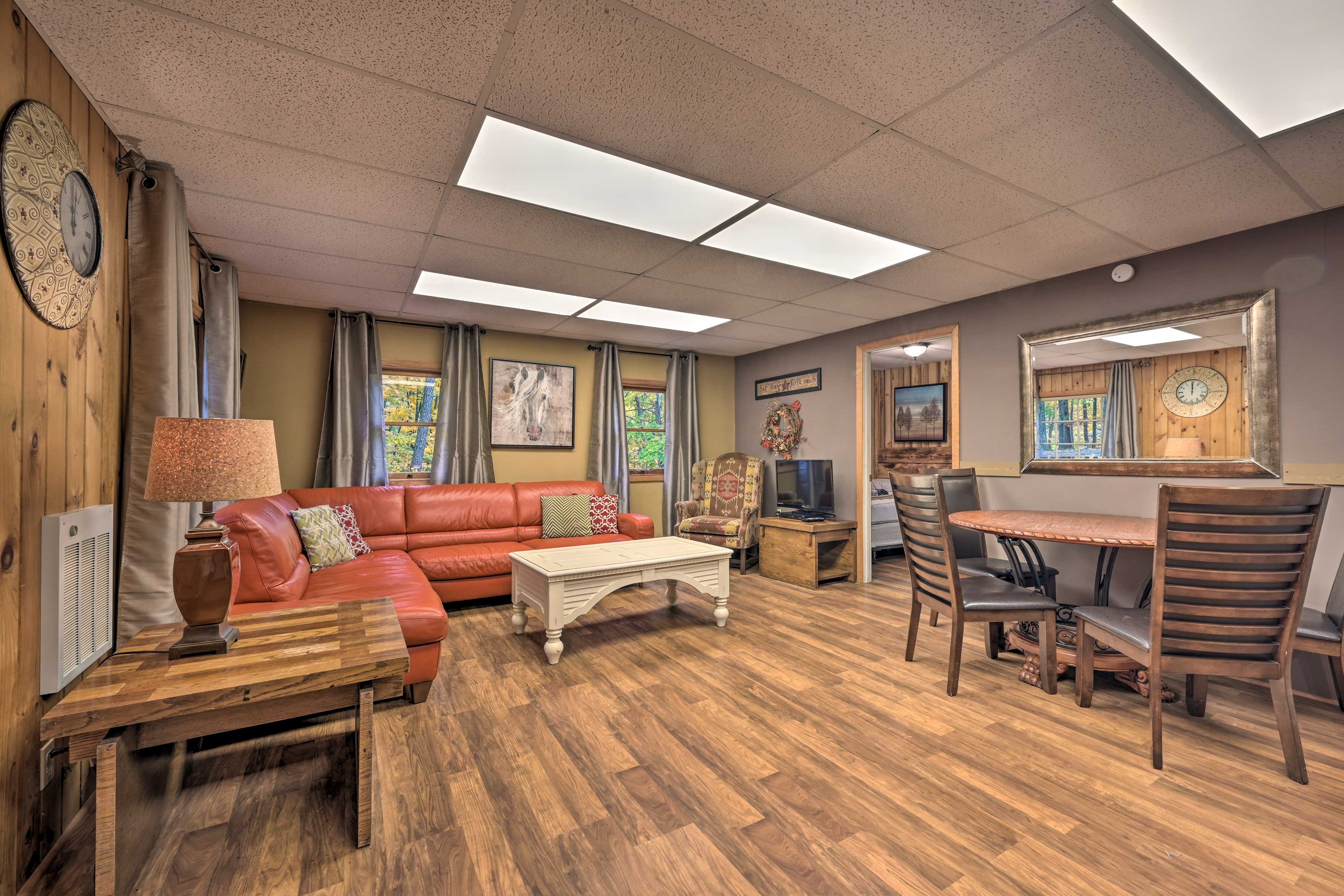 Huntingdon Vacation Rental | 2BR | 1BA | 800 Sq Ft | Steps Required