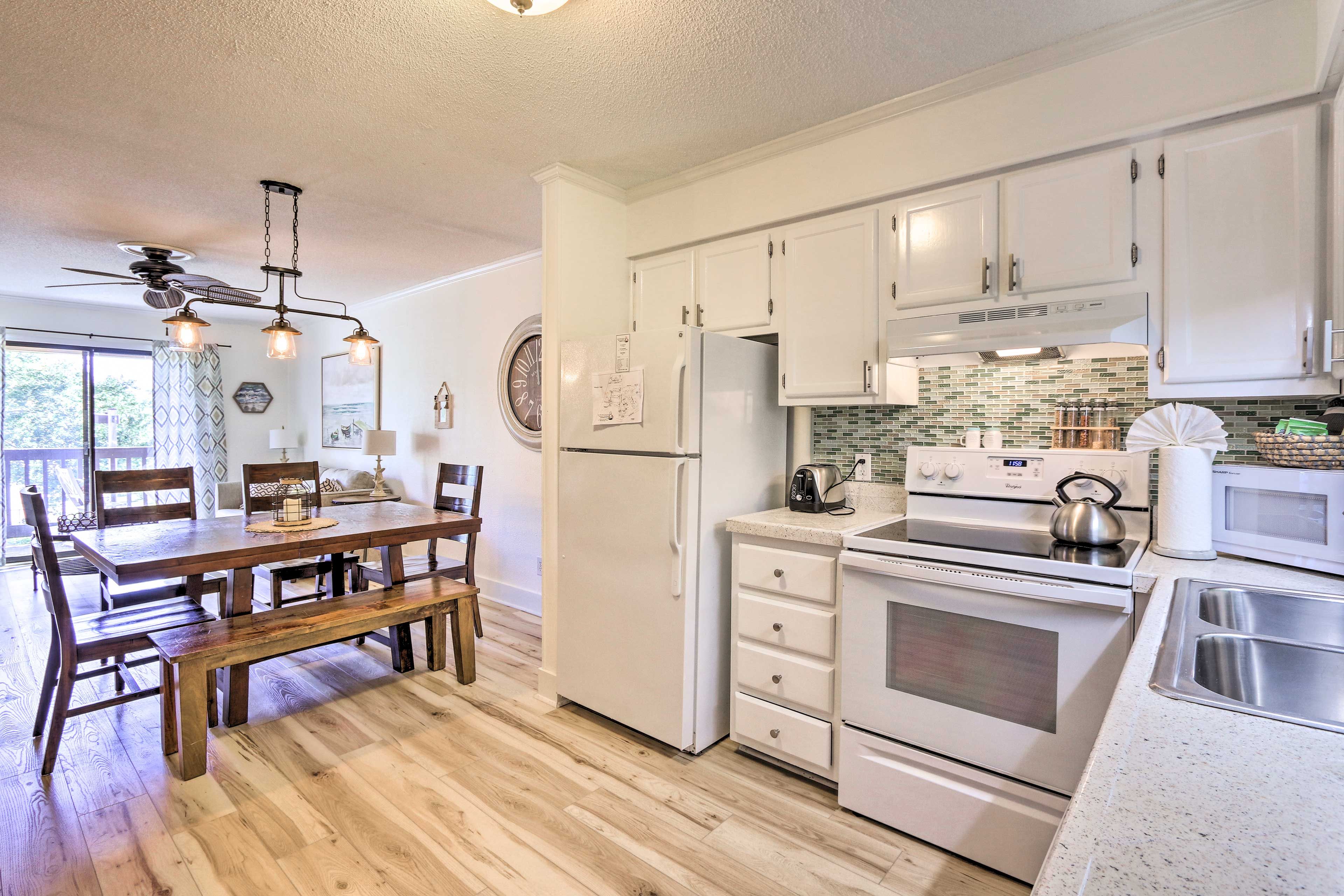 Fully Equipped Kitchen | Coffee Maker | Cooking Basics