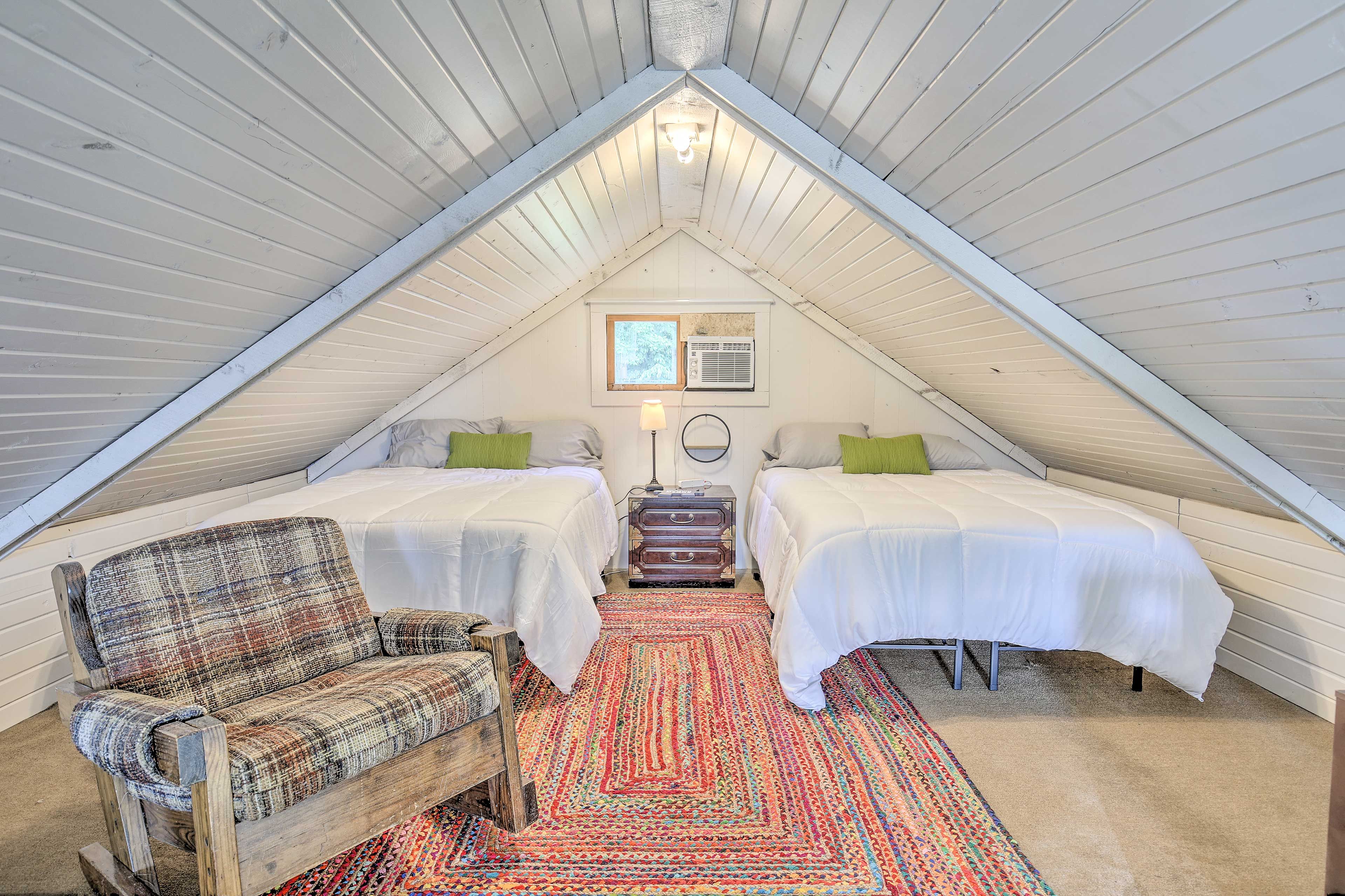 Loft | 2 Full Beds