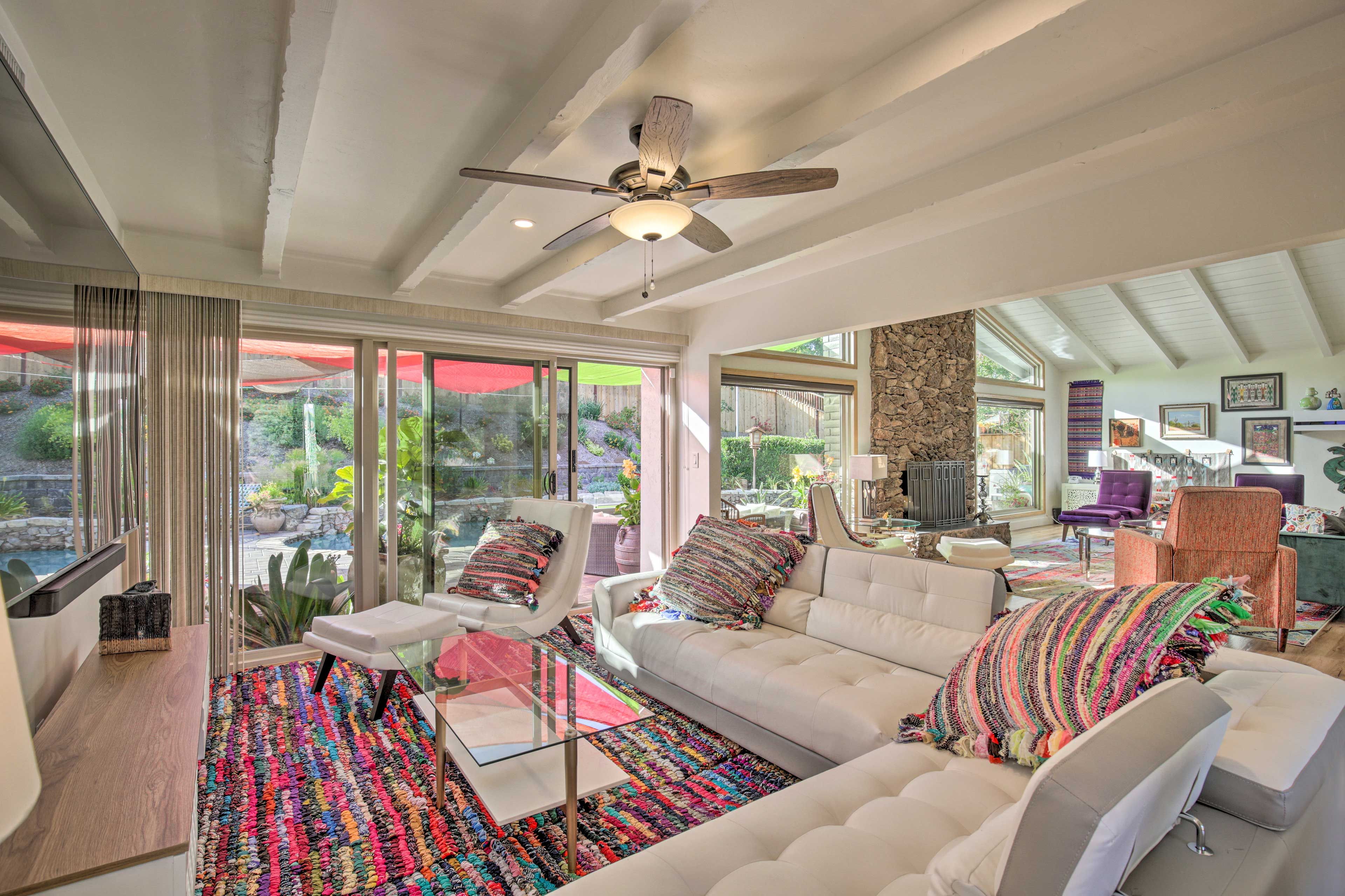 Living Room | TV Area | Smart TV | Free WiFi