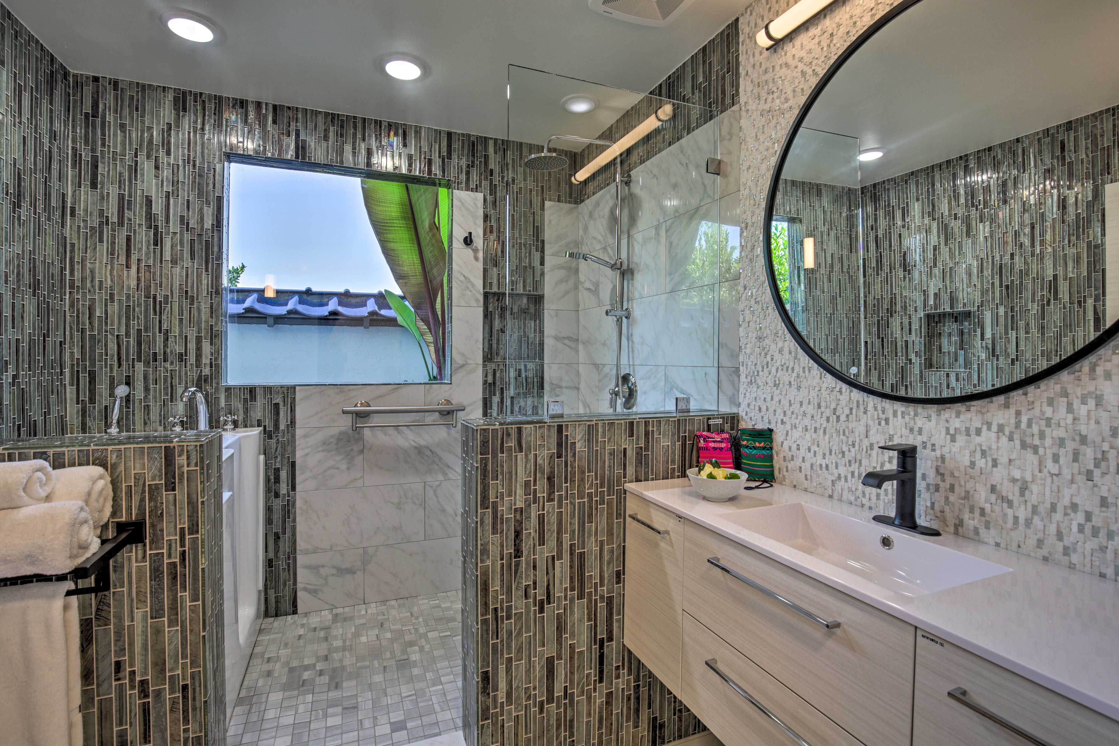 Full Bathroom | Towels & Linens Provided