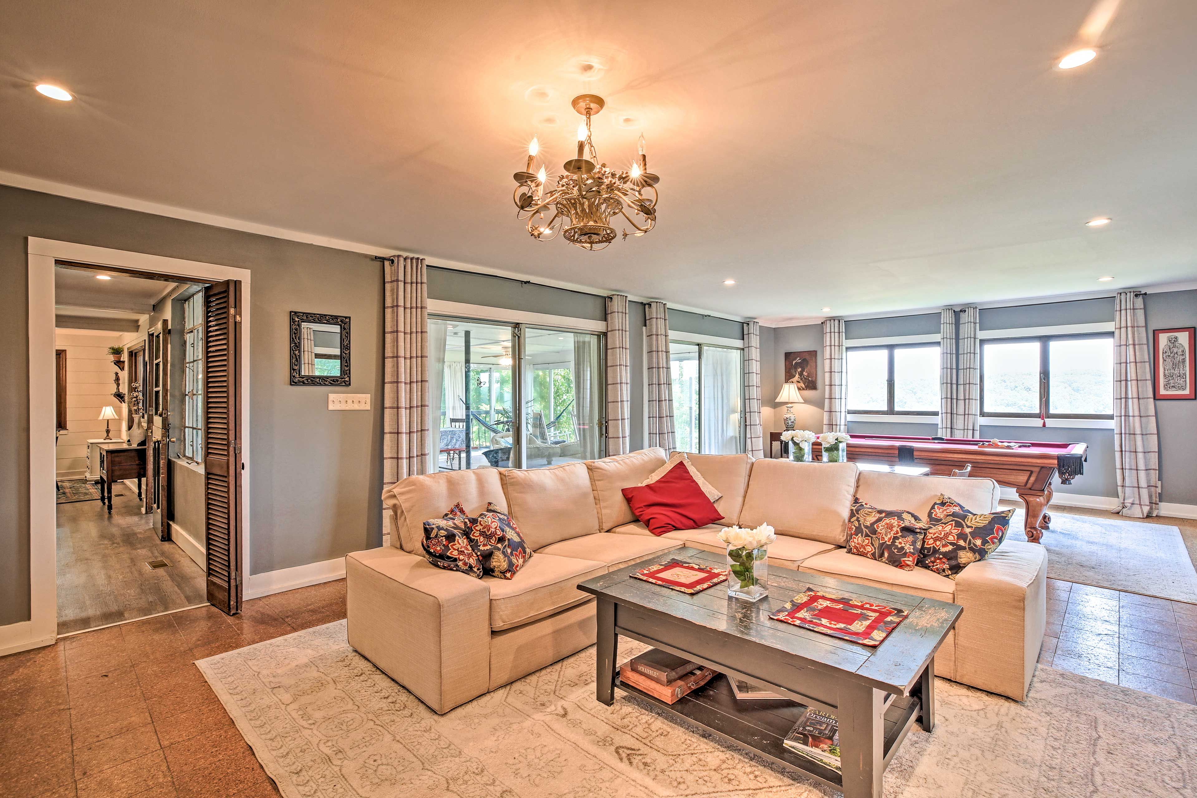 Interior | Open Floor Plan | Free WiFi