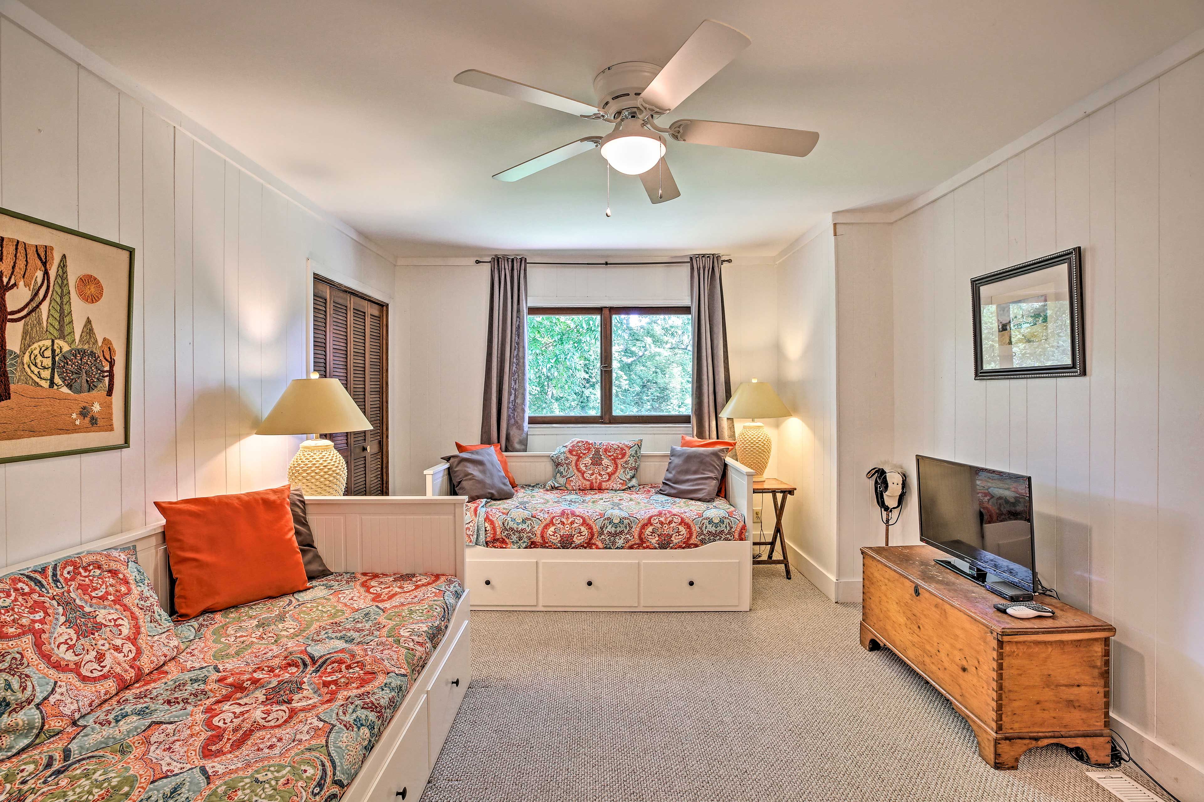 Bedroom 4 | 2 Twin Daybeds