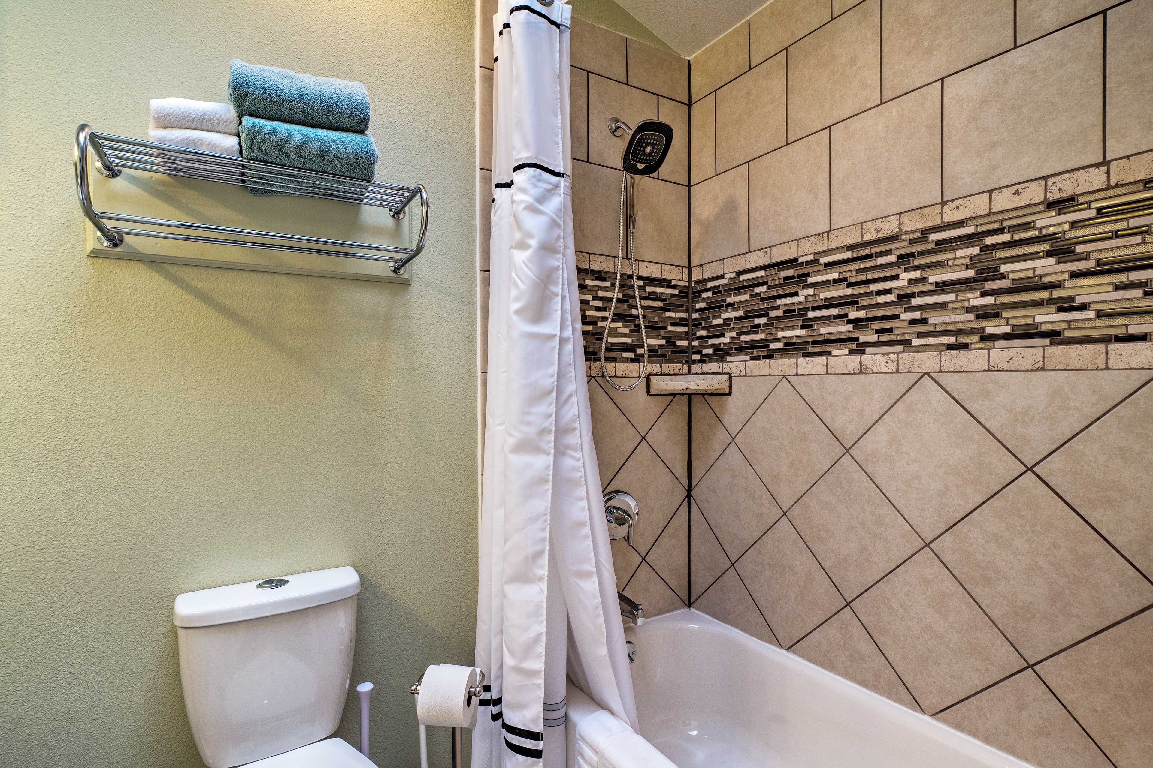 En-Suite Bathroom | Towels & Linens Provided