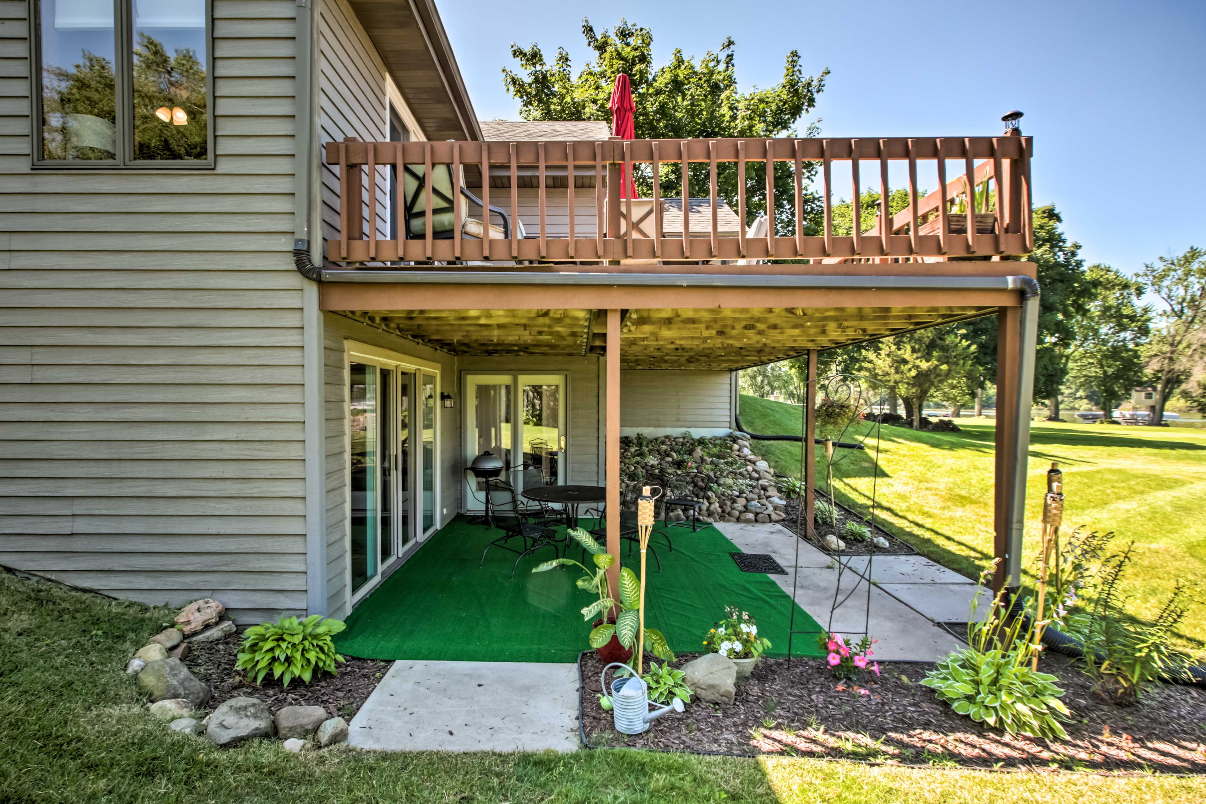 Covered Patio | Outdoor Dining