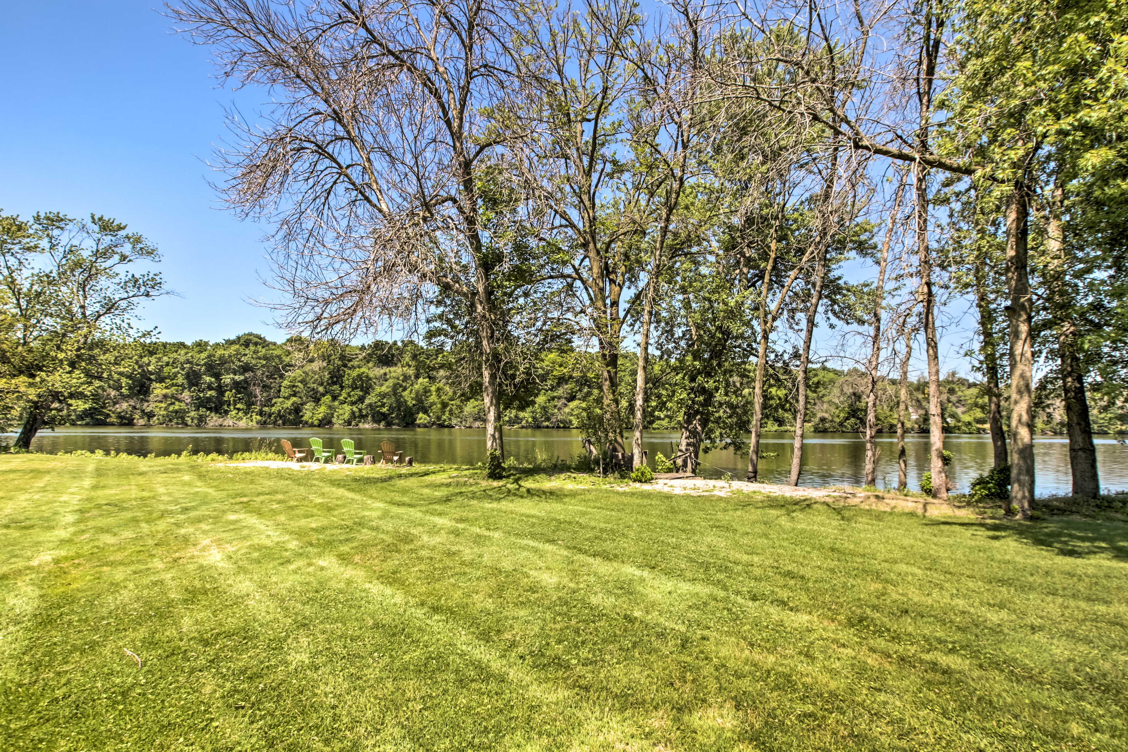 Spacious Yard | Rock River Acces