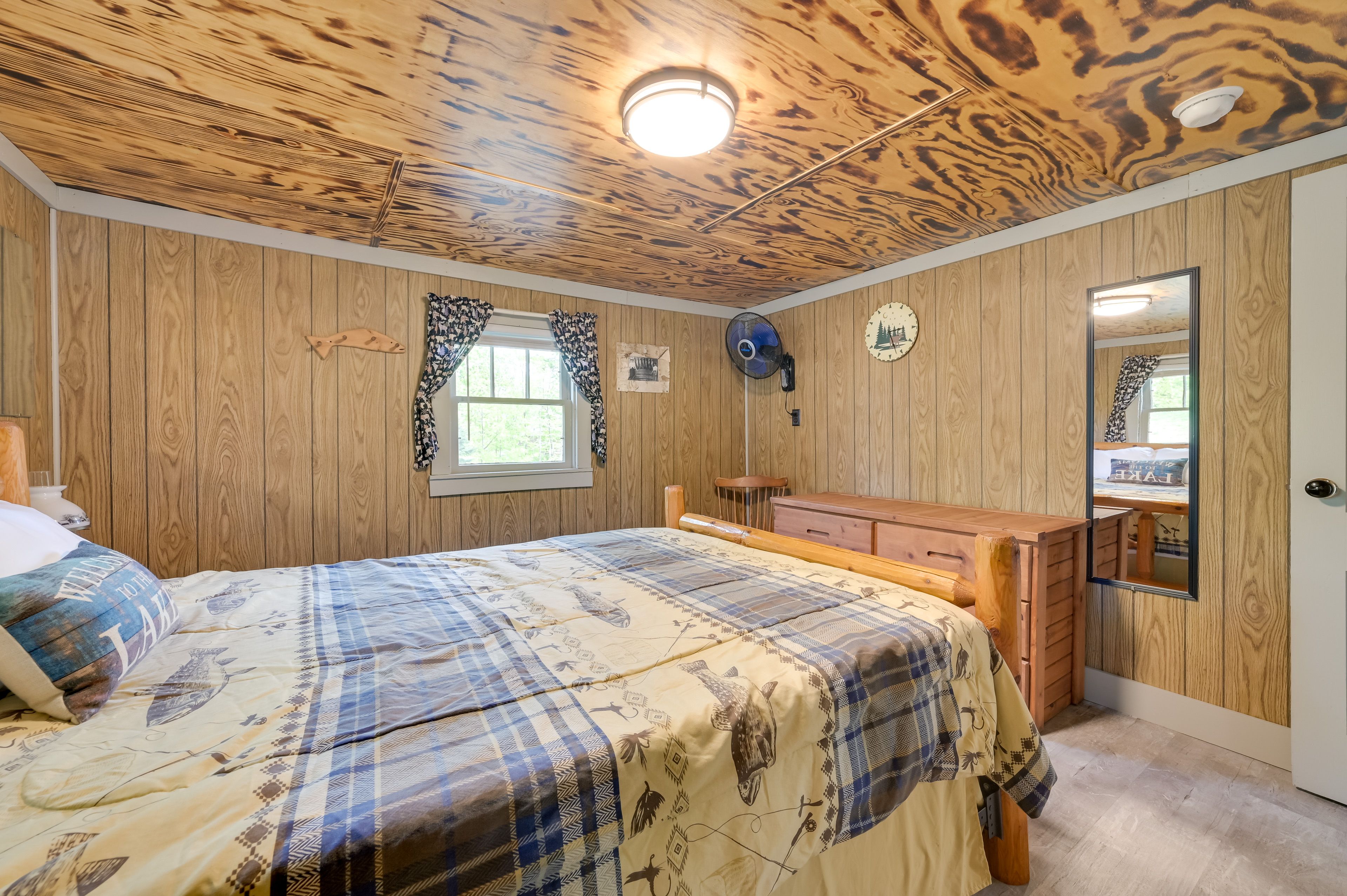 Bedroom 1 | Queen Bed | Linens Provided