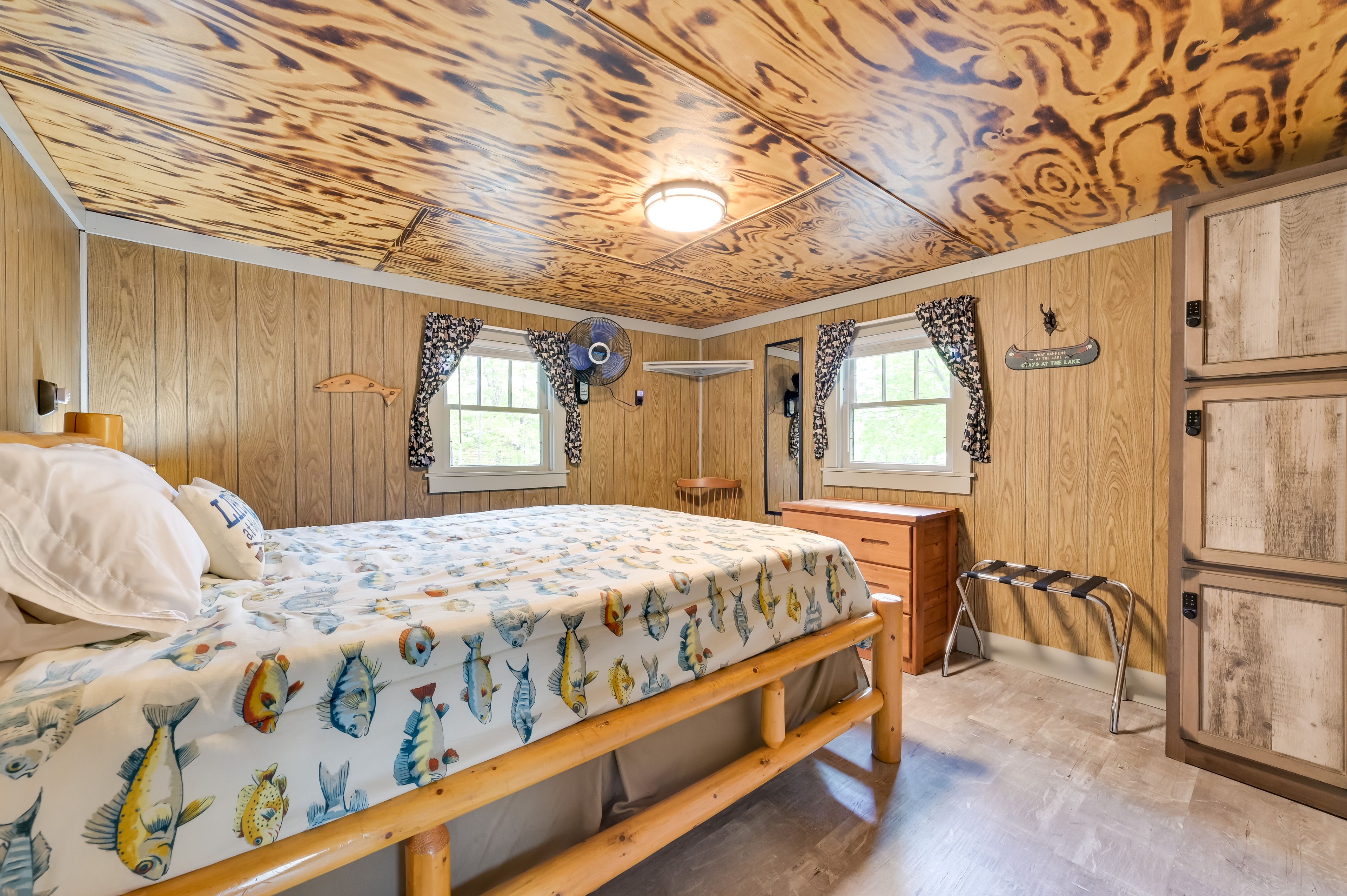 Bedroom 2 | Queen Bed