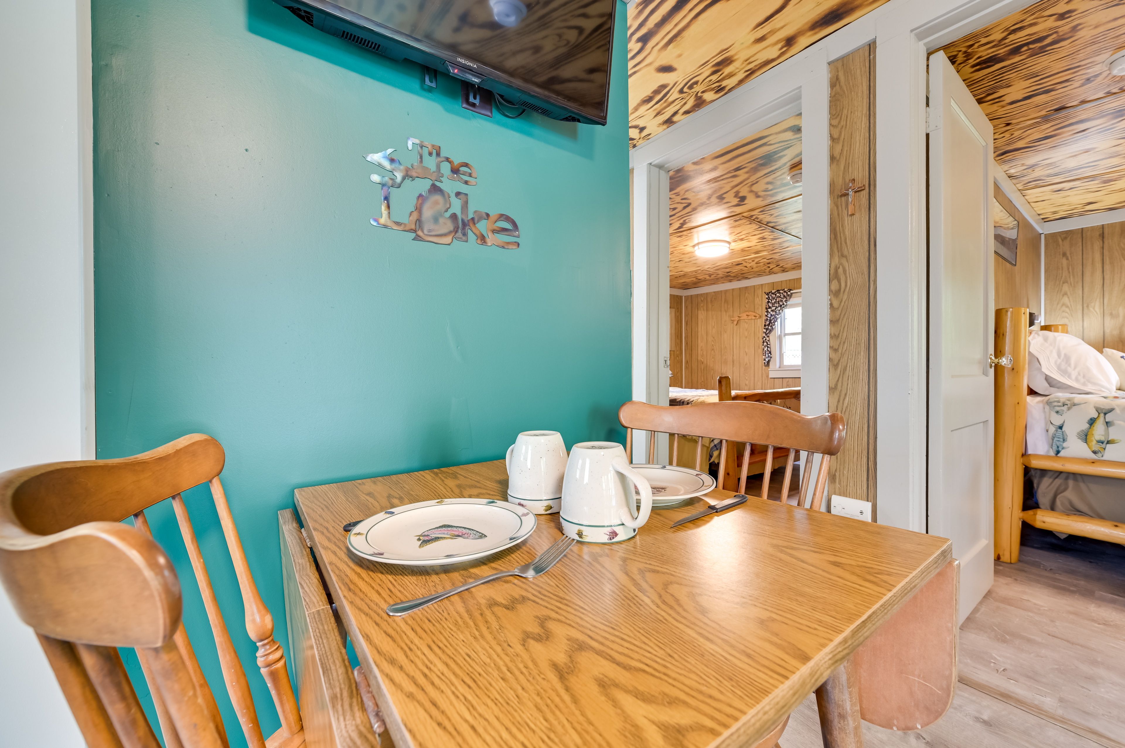 Dining Table | Dishware & Flatware Provided