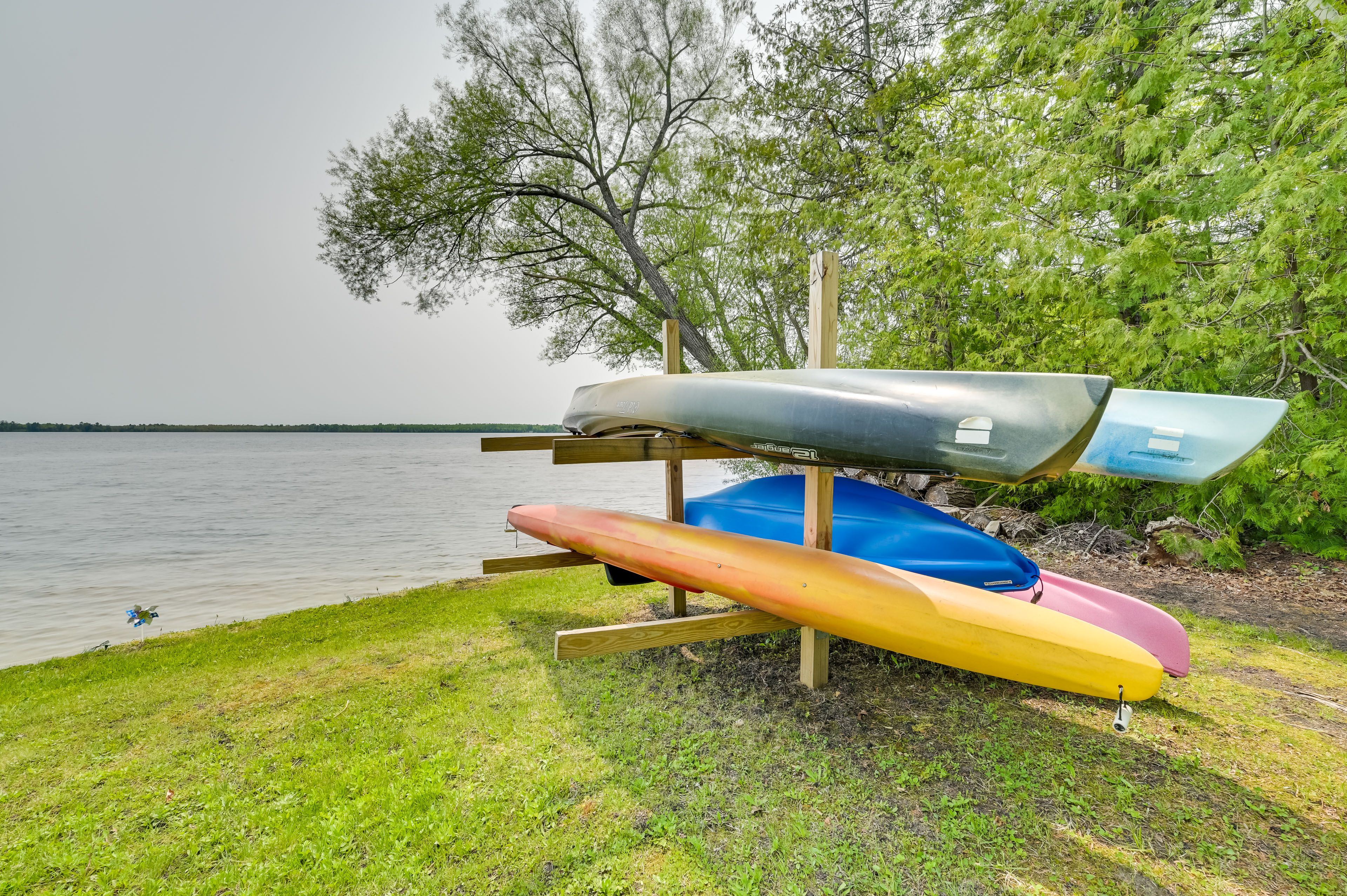 Shared Amenities | Kayaks