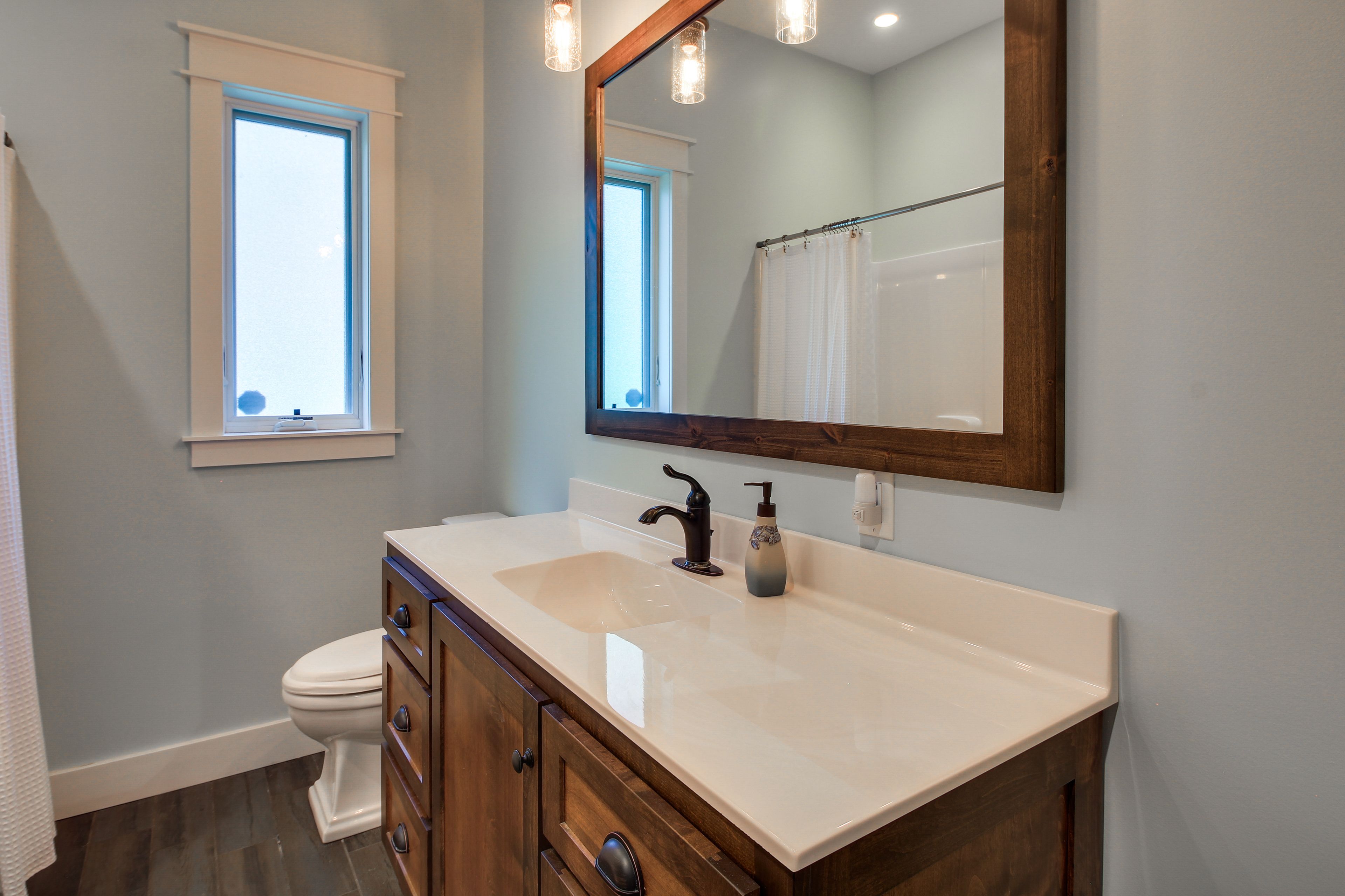 Bathroom | Towels Provided | Washer/Dryer
