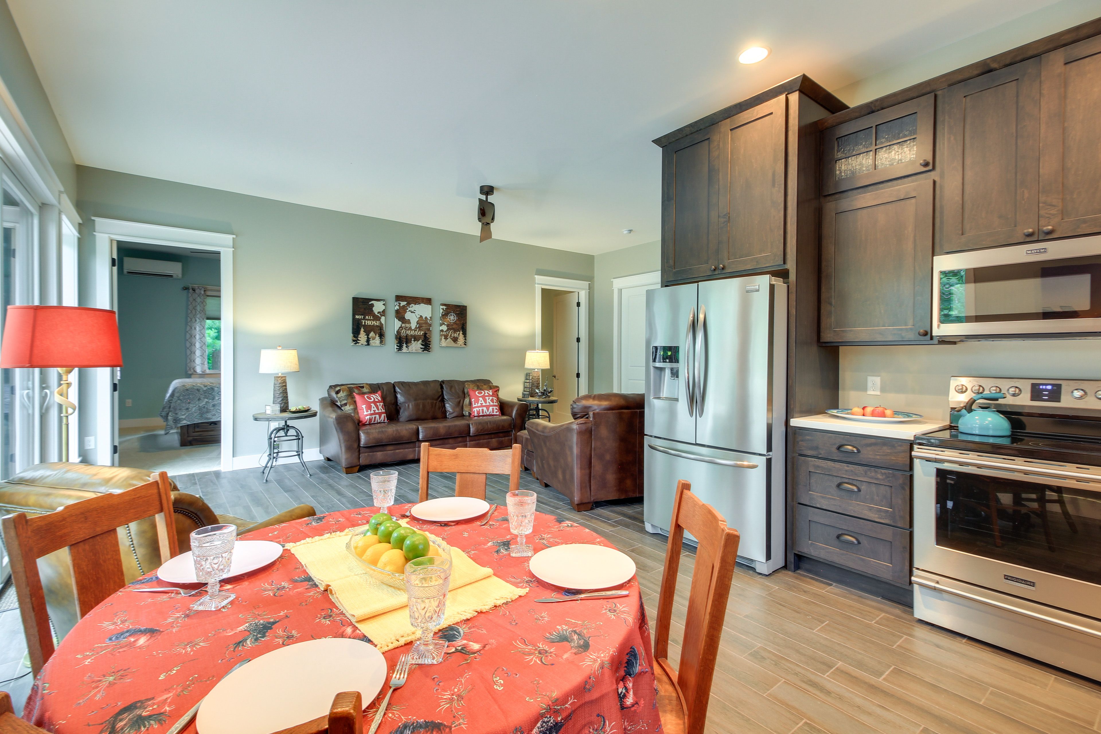 Dining Space | Dishware/Flatware