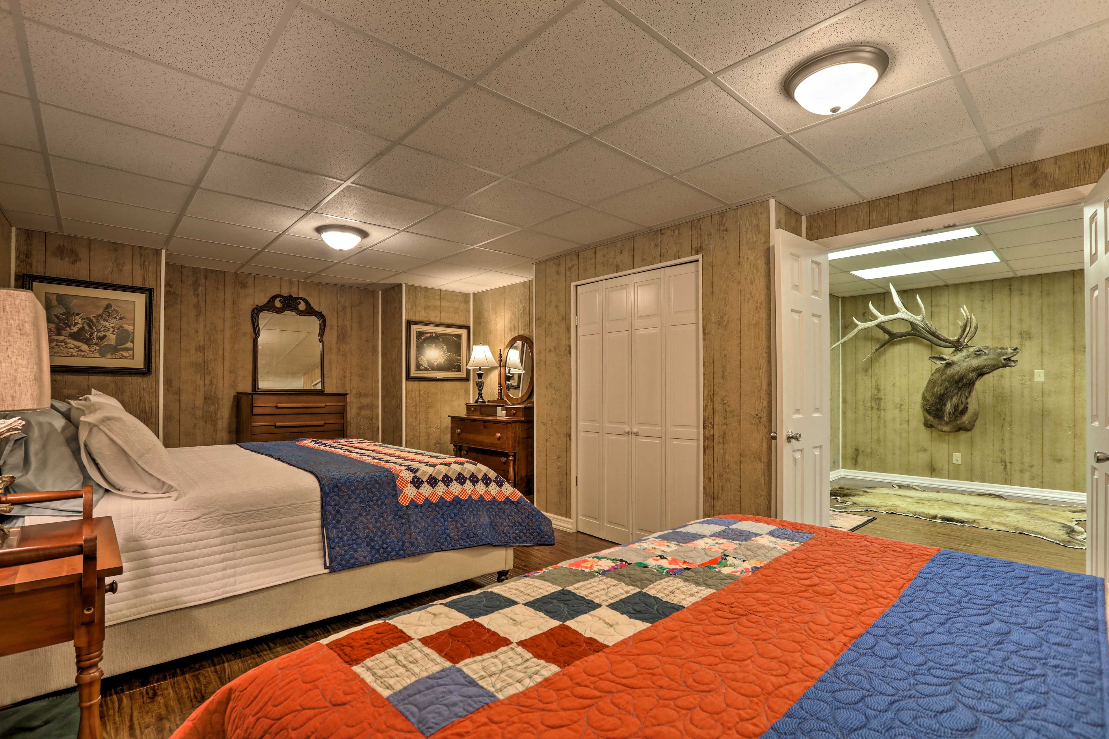 Bedroom 5 | King Bed | Queen Bed