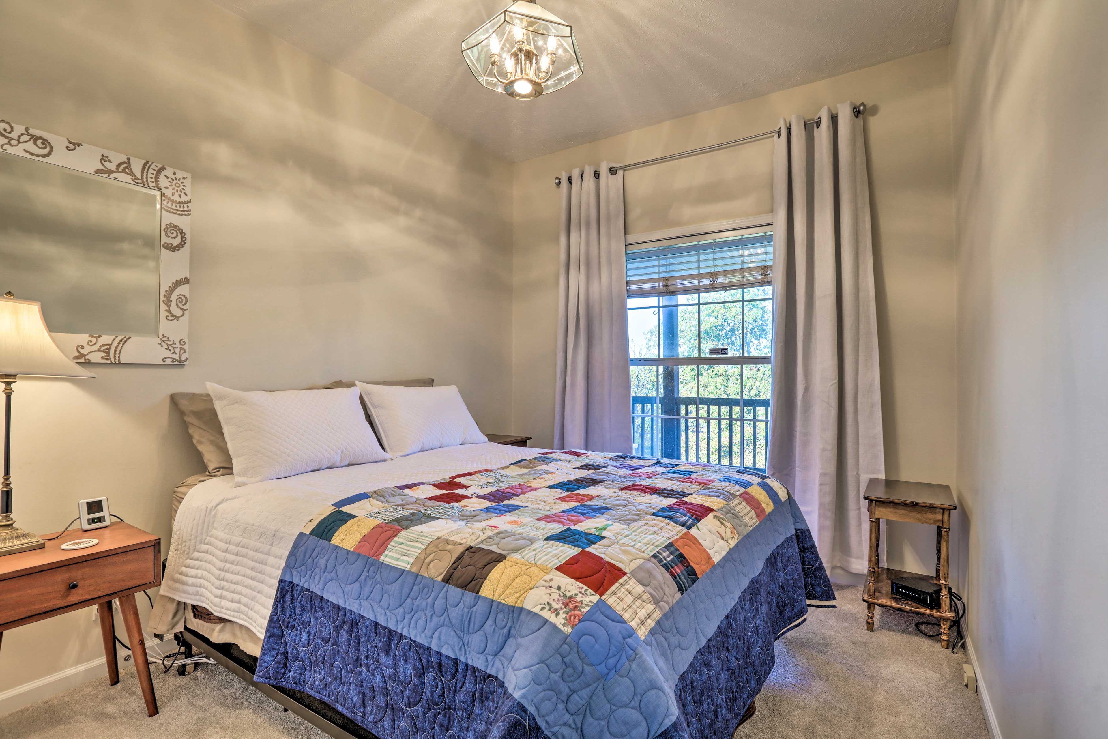 Bedroom 2 | King Bed
