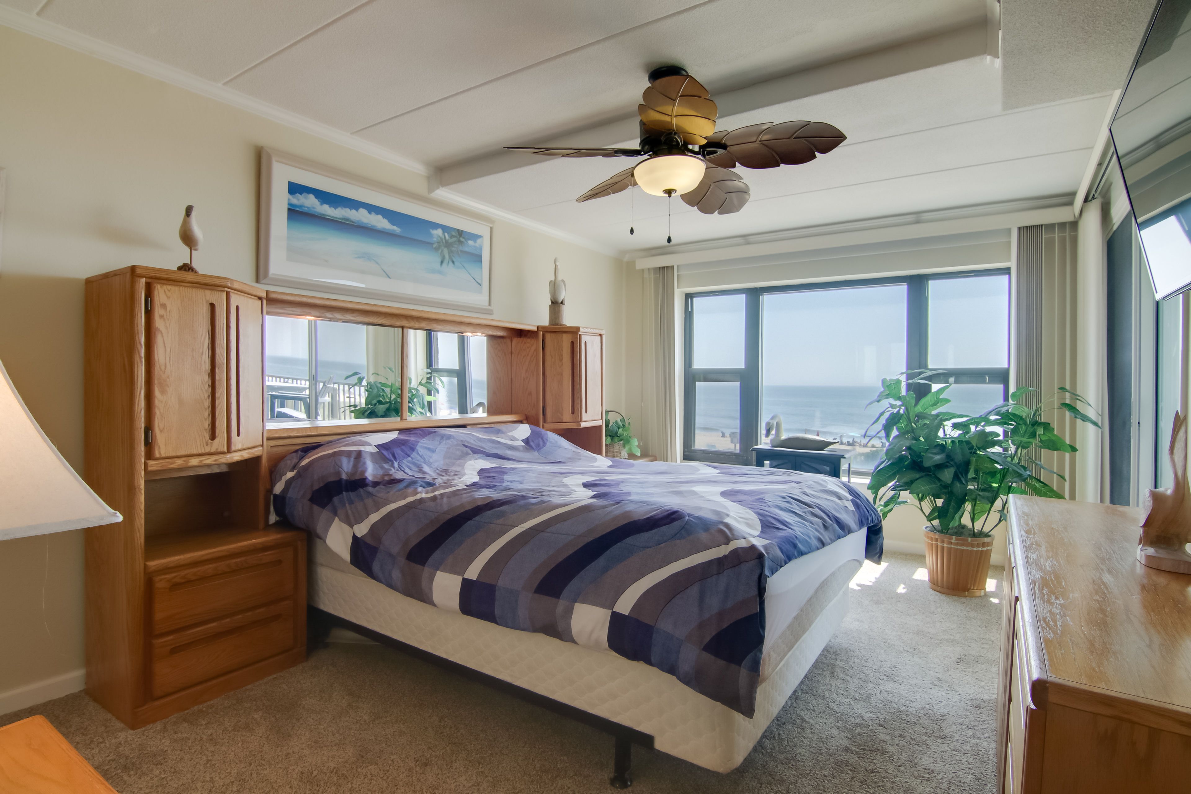Bedroom 1 | Queen Bed | Linens Not Provided