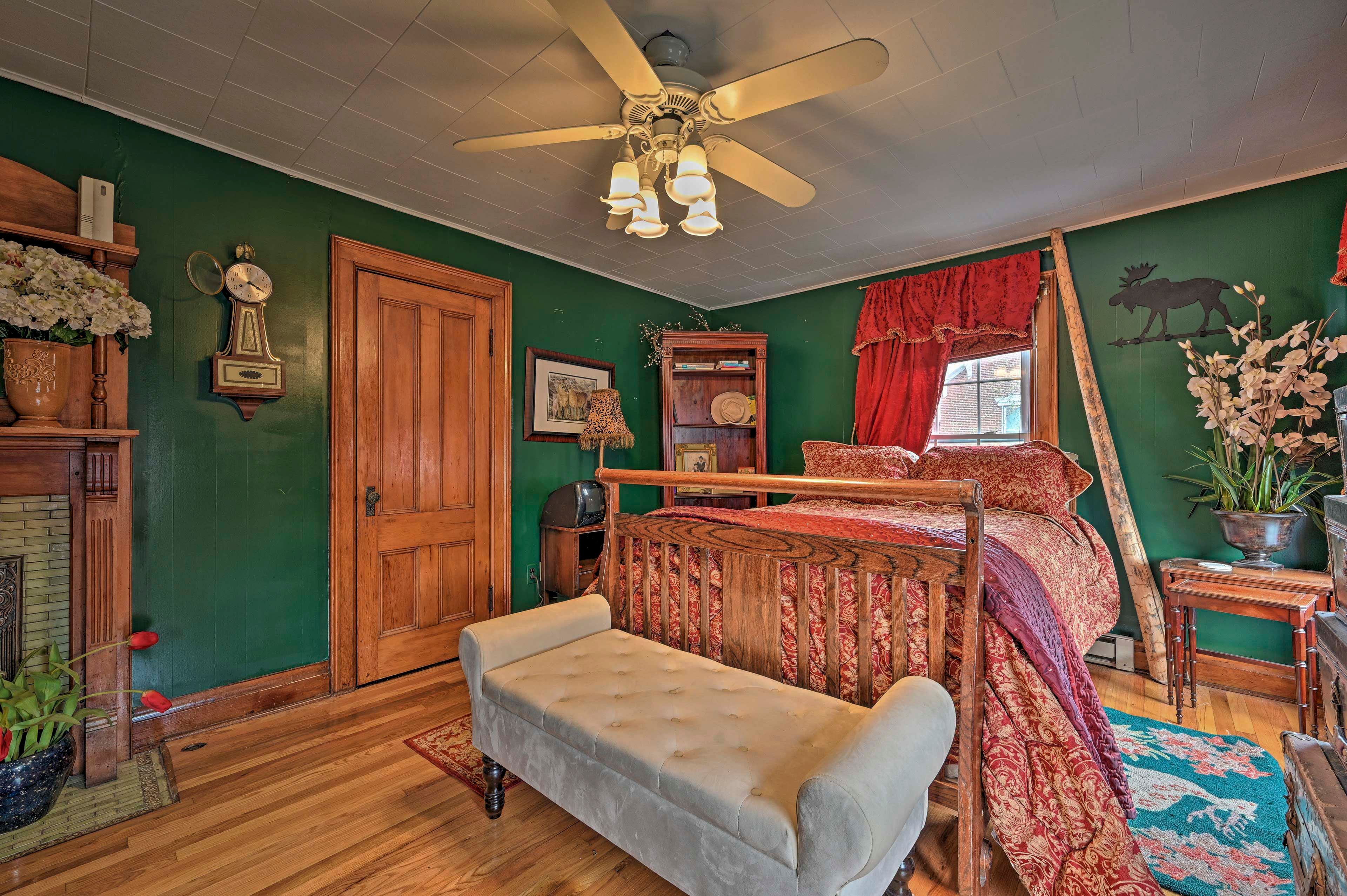 Bedroom 1 | Queen Bed | Electric Fireplace | 2nd Floor