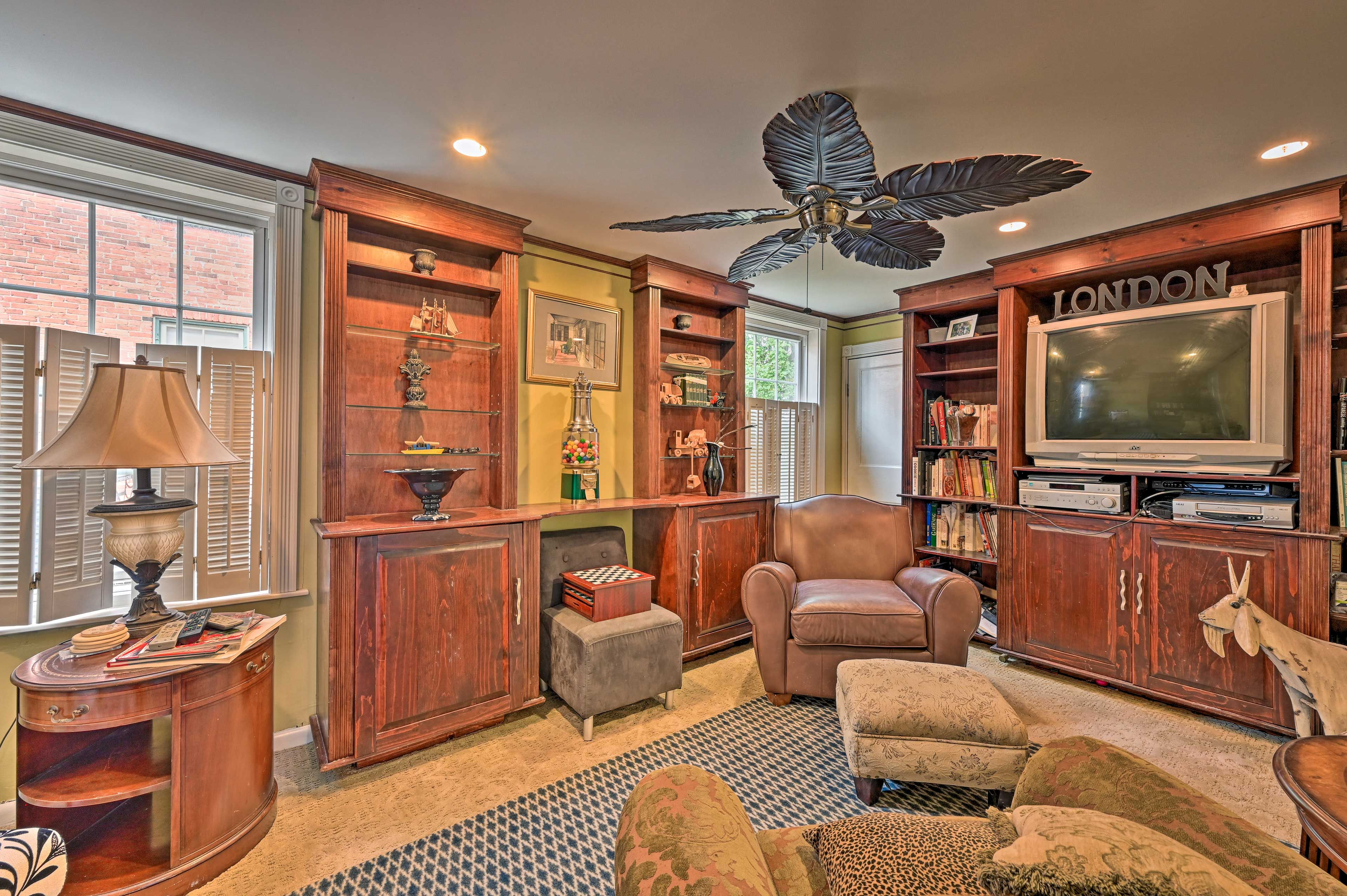 Entertainment Room | TV | DVDs