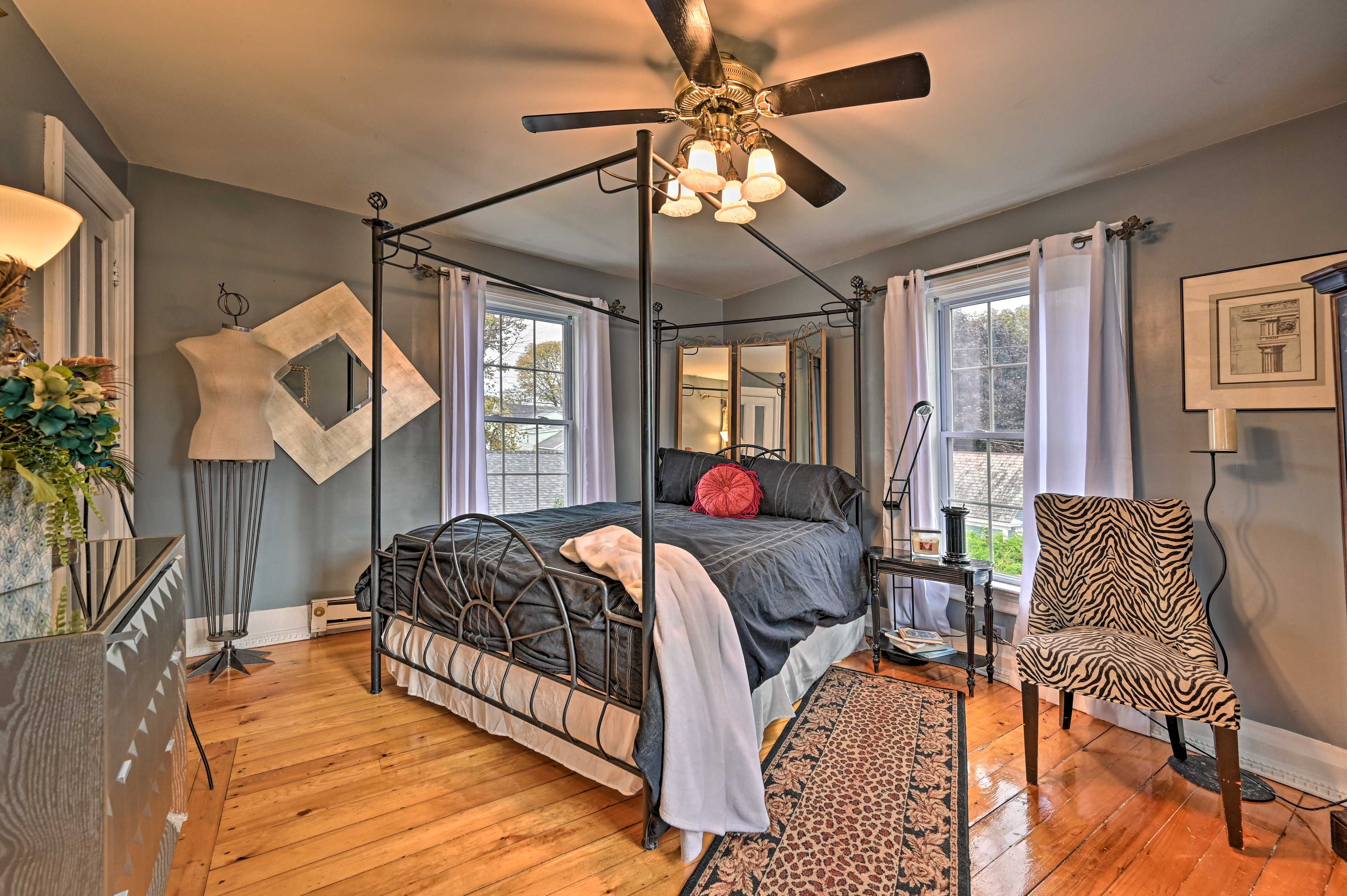 Bedroom 2 | Queen Bed
