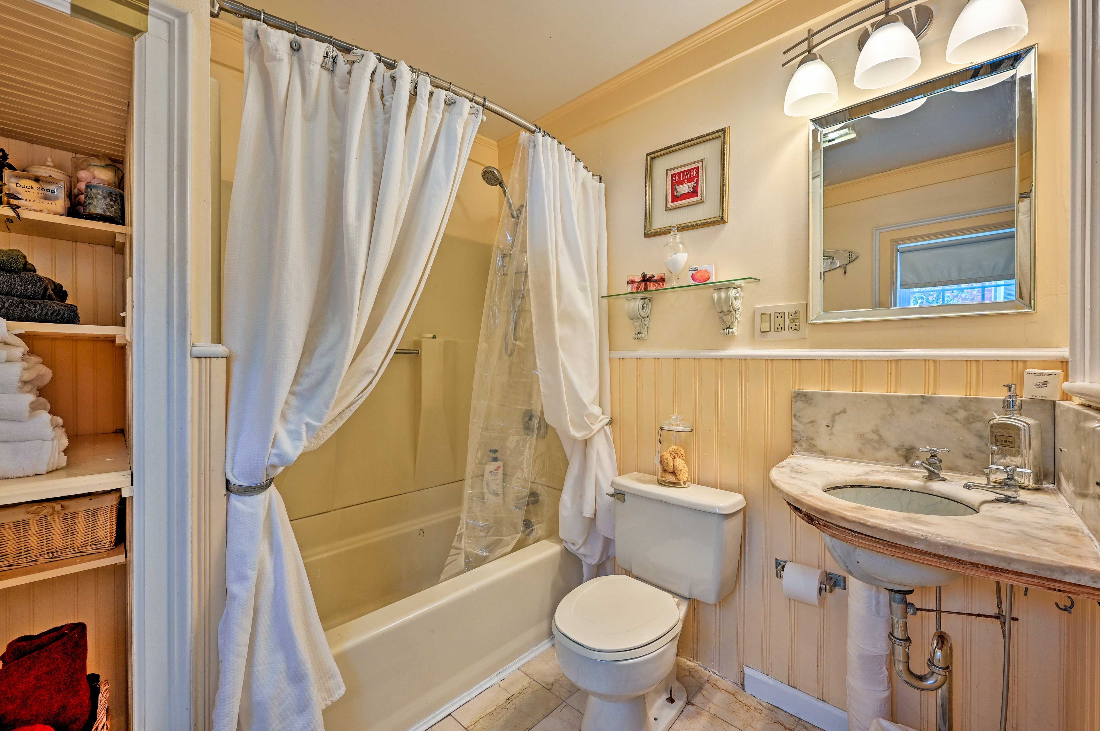 Full Bathroom
