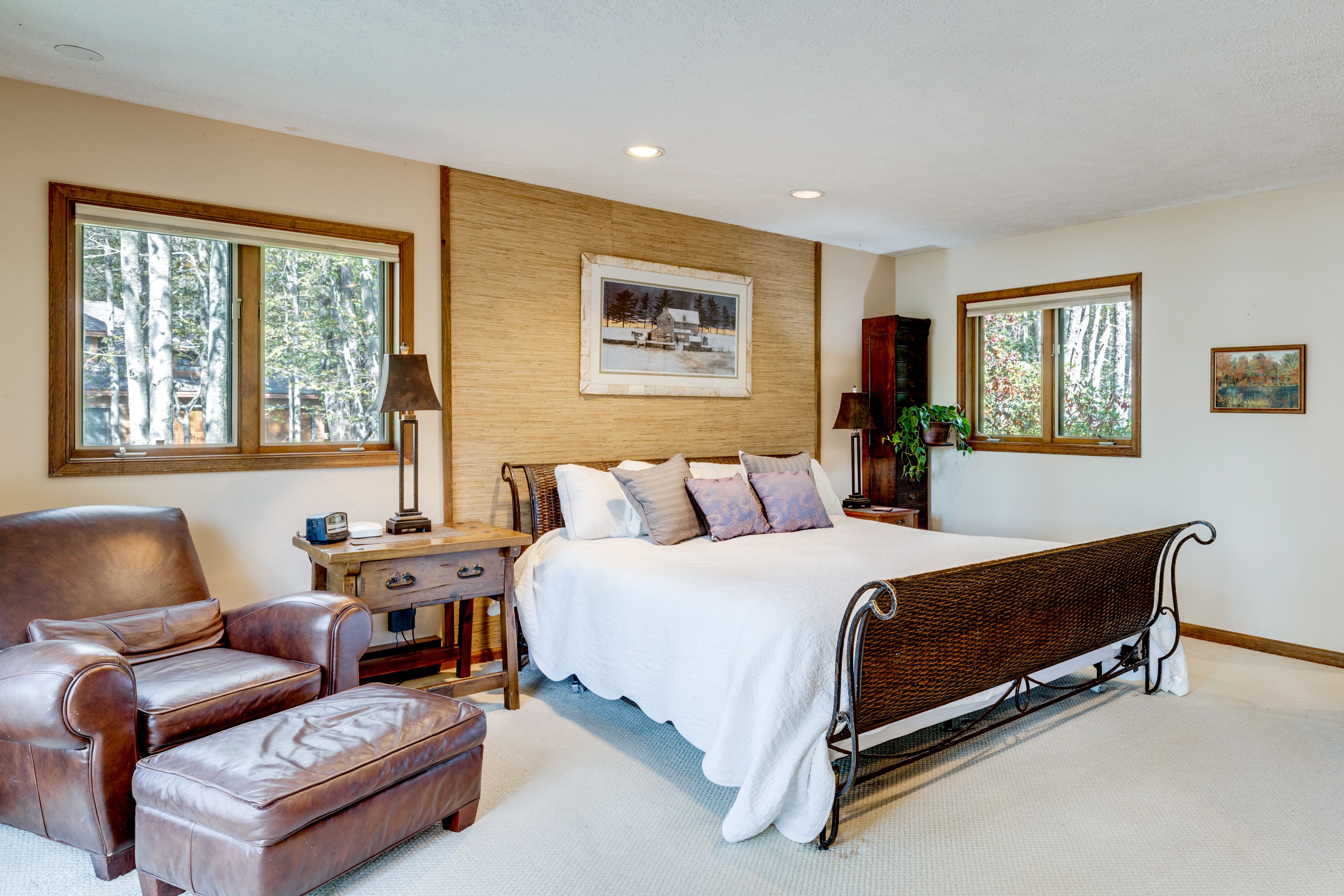 Bedroom 1 | King Bed | 1st Floor