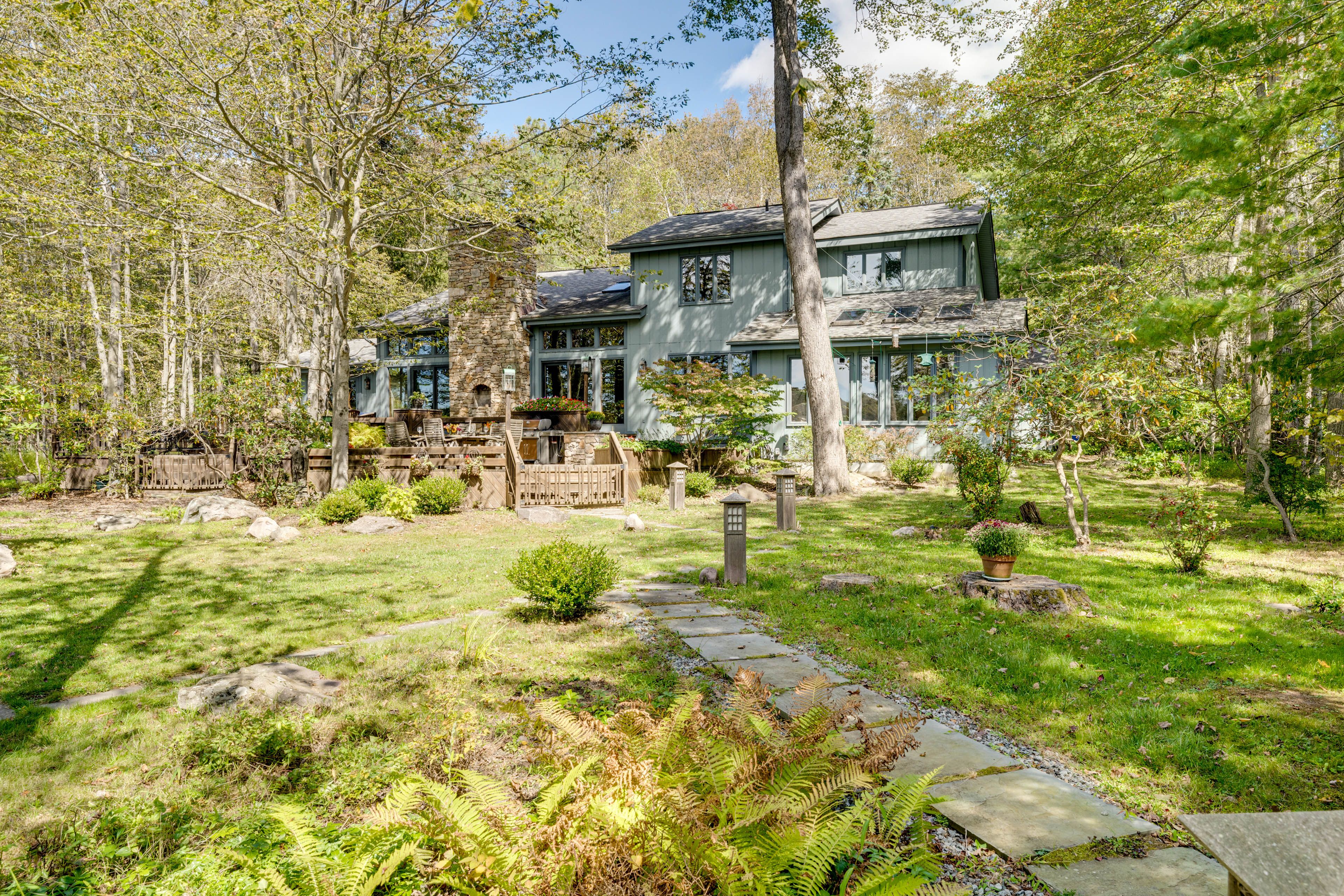 Pocono Pines Vacation Rental | 4BR | 3.5BA | 3,300 Sq Ft | 2 Stories