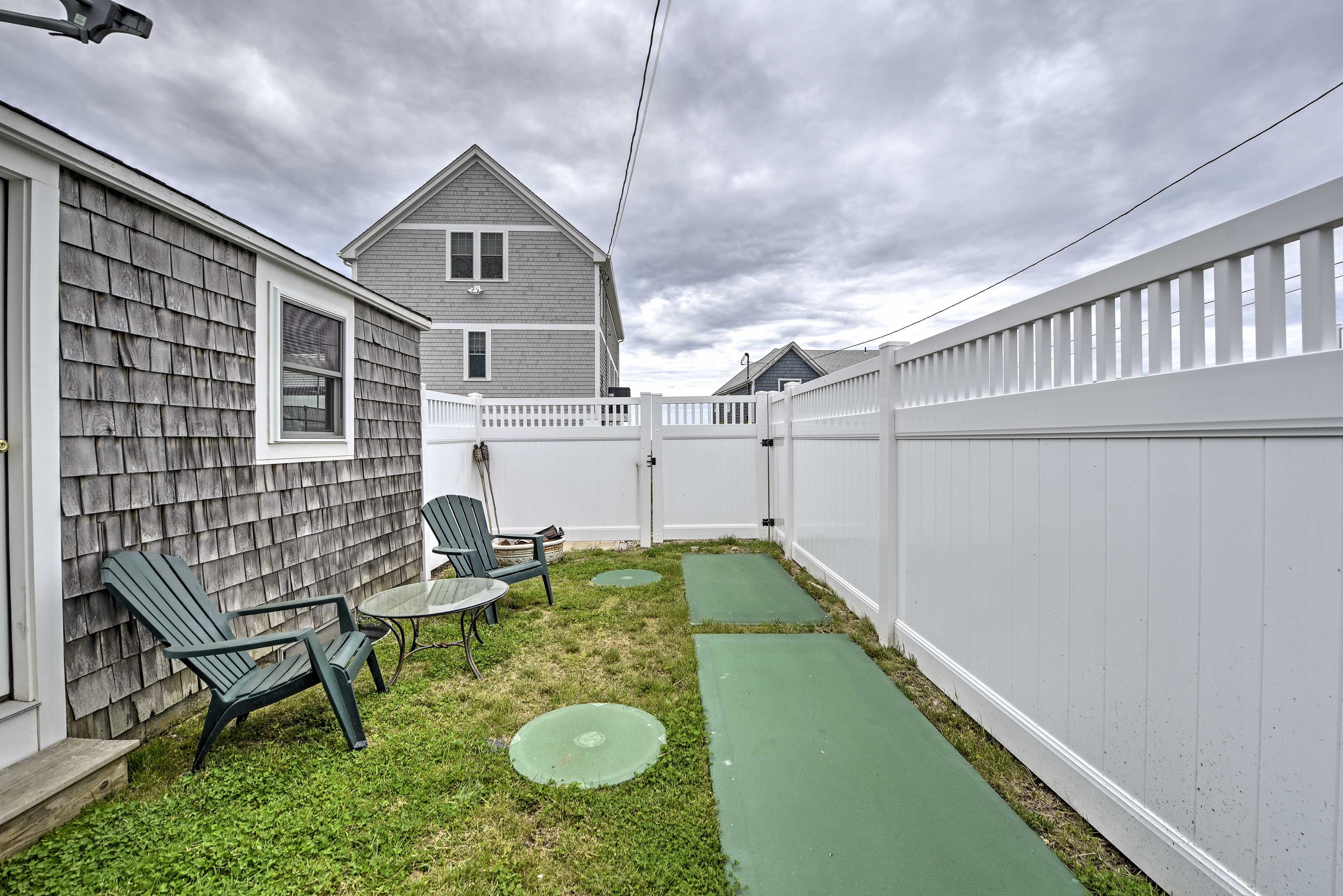 Fenced Yard | Charcoal Grill