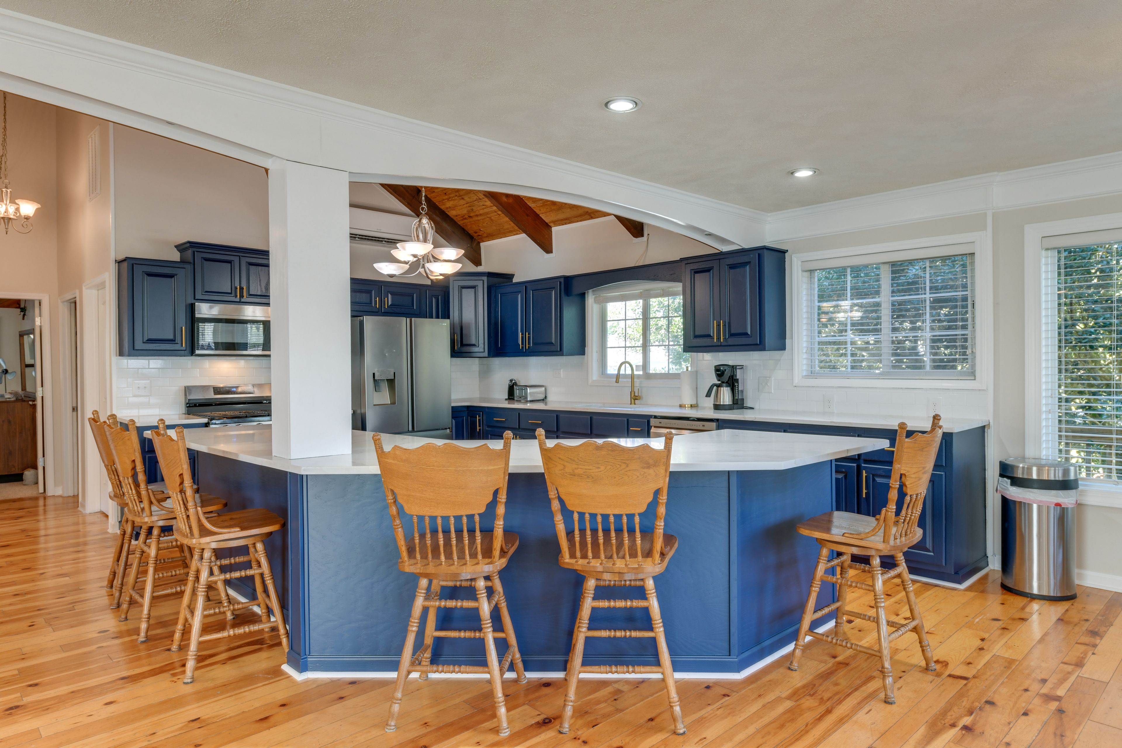 Kitchen | Dishwasher | Coffee Maker | Main Floor