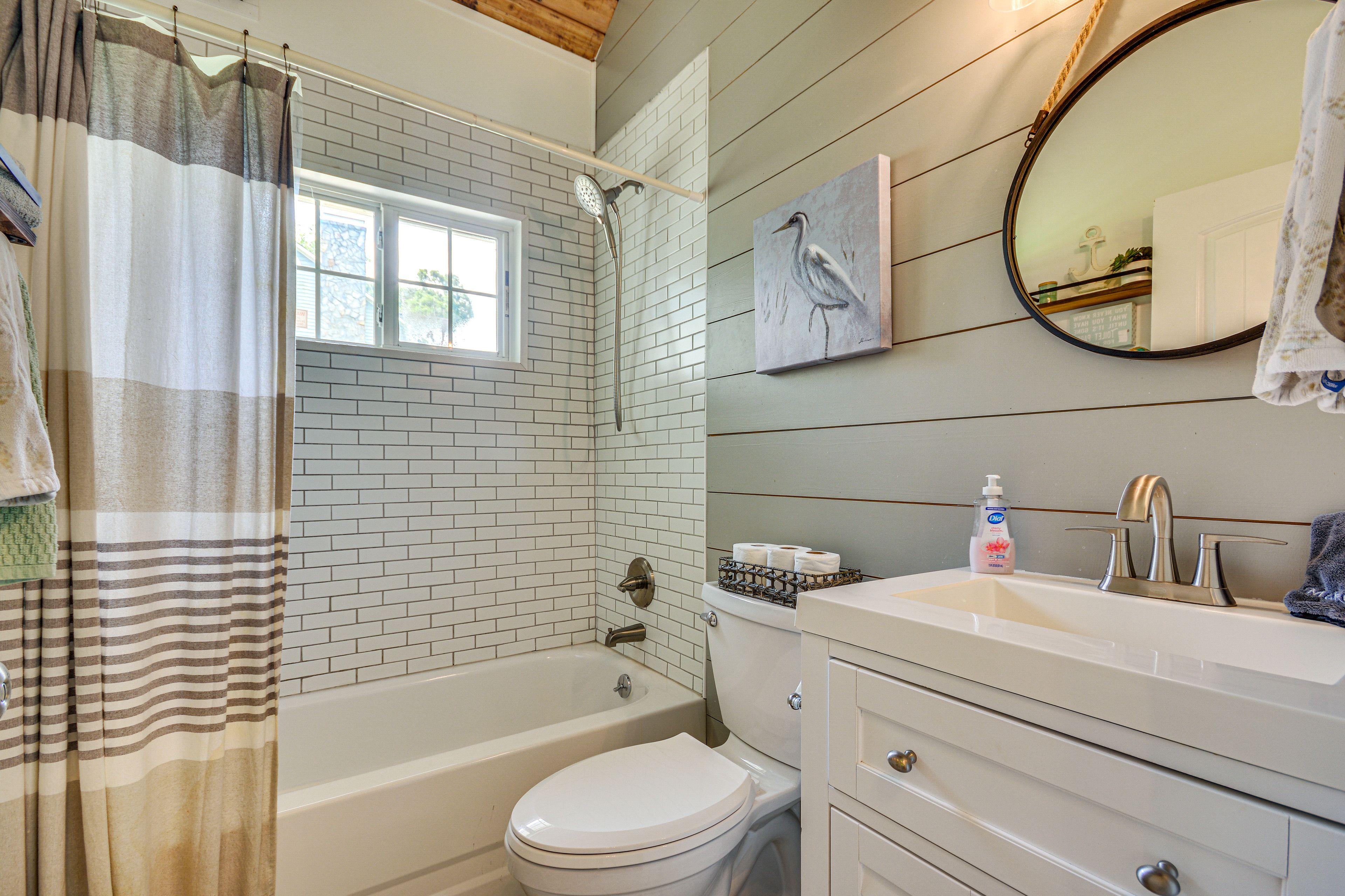 Full Bathroom | Main Floor