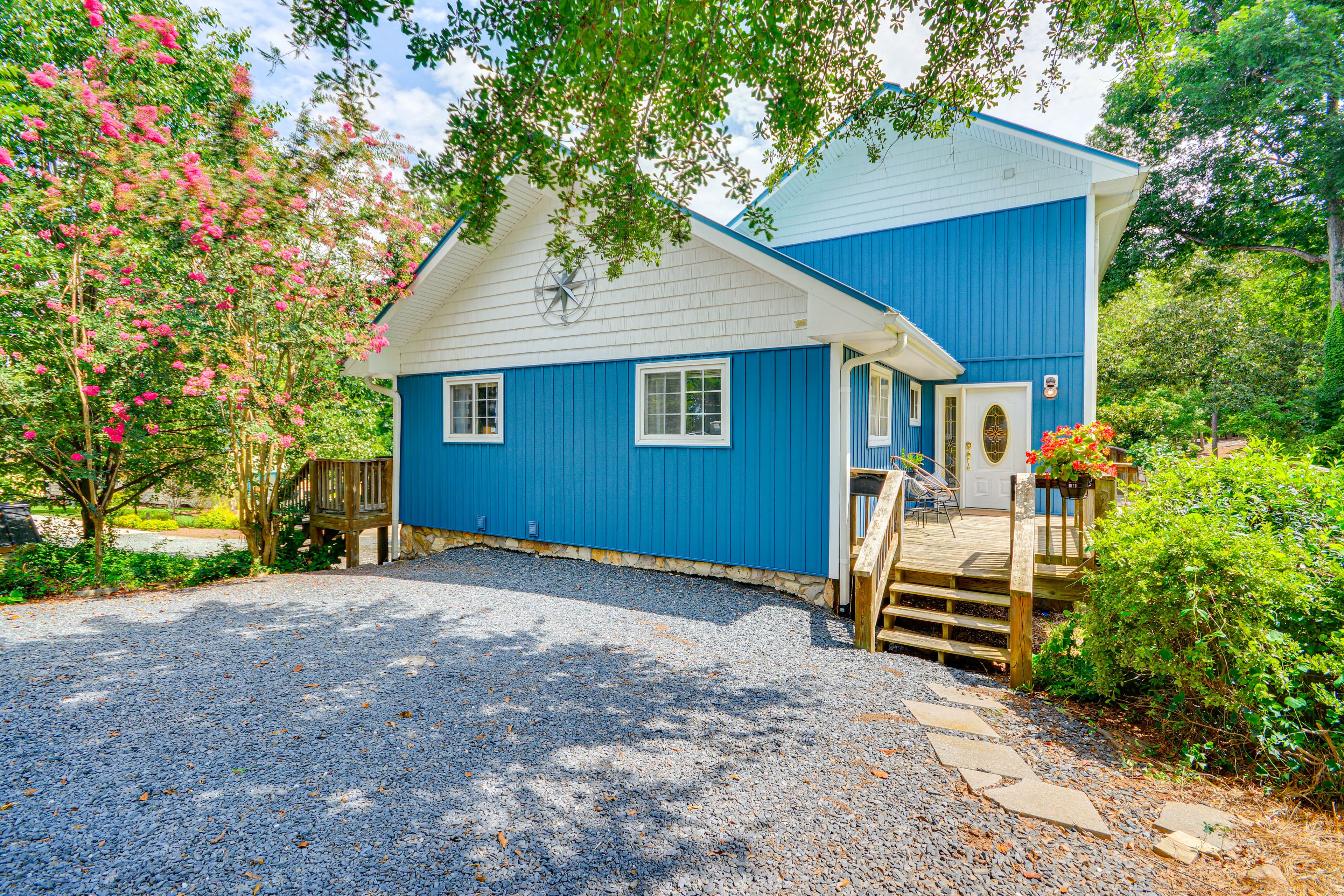 Parking | Driveway (5 Vehicles) | Free Street Parking