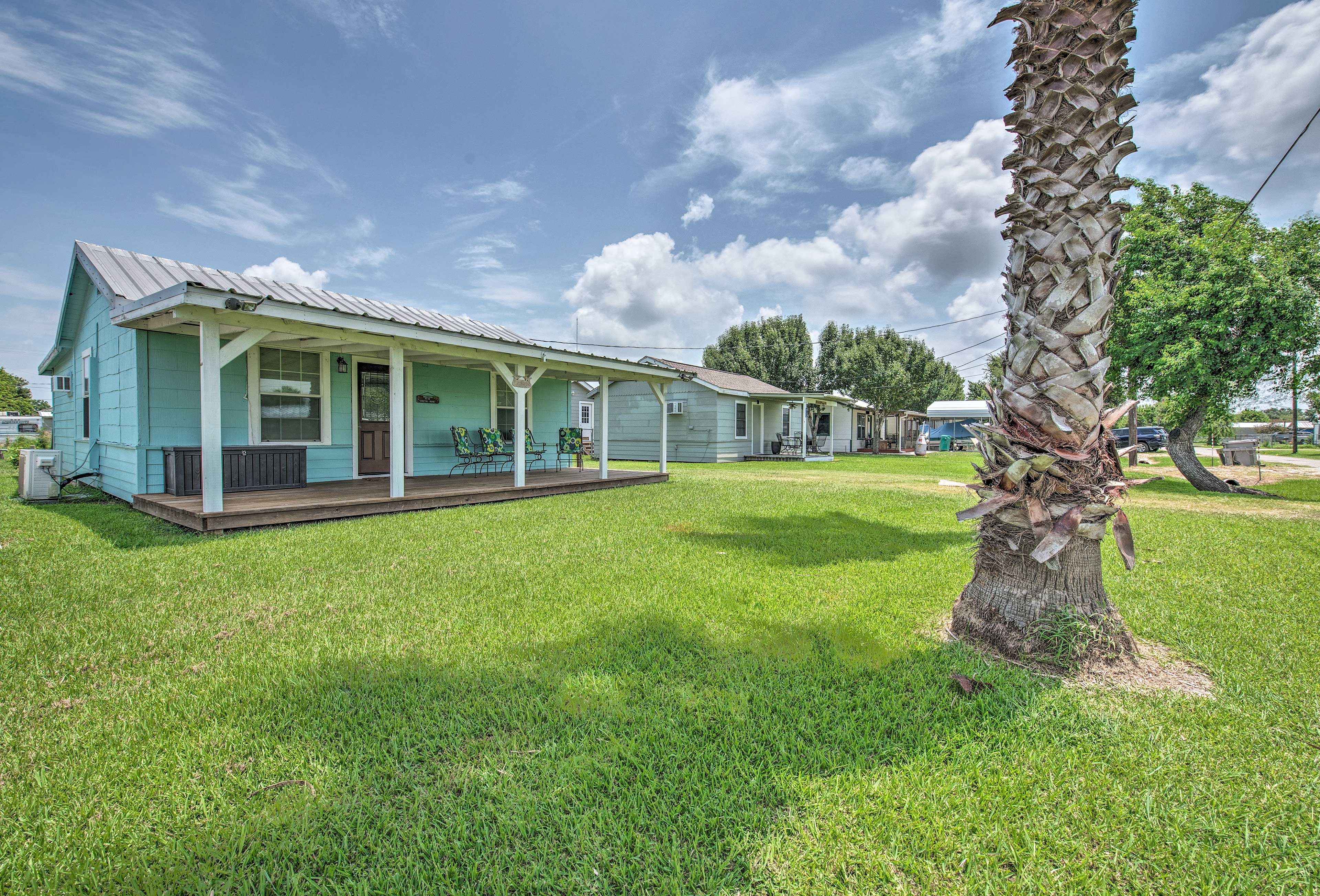 Channel your inner ocean-loving self at this 2-bedroom, 1-bath home in Seadrift!