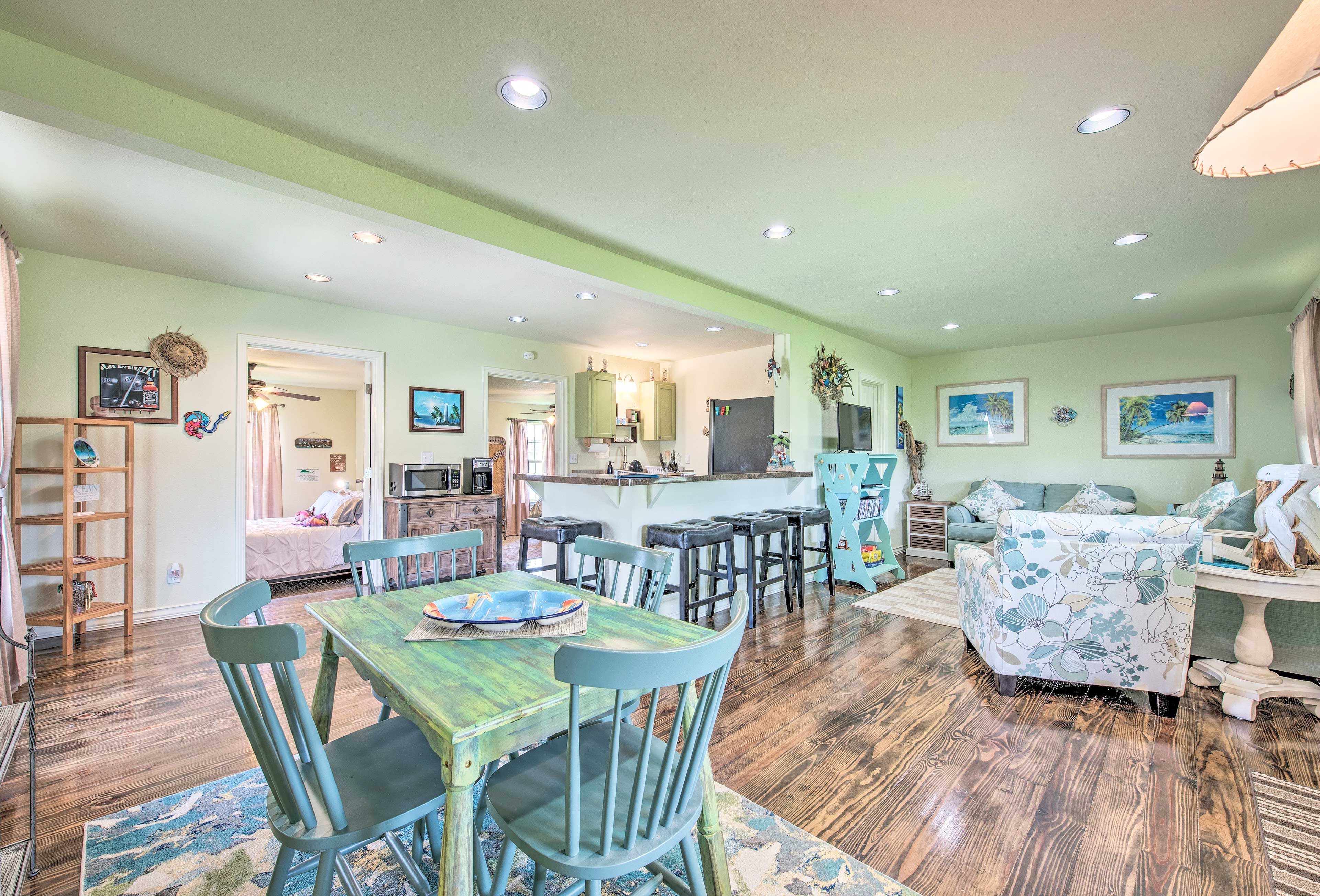 Dine around the table and swap highlights of the day.