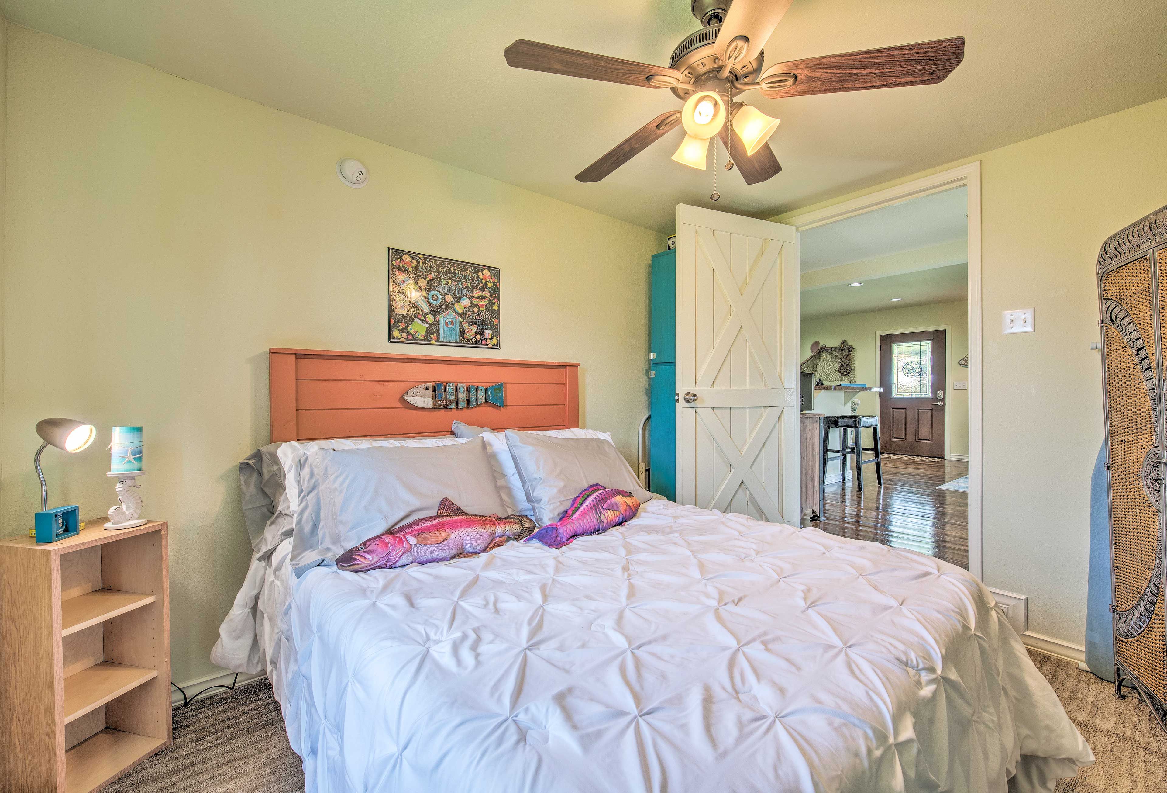 Feed your fishy dreams with this fun bedroom.