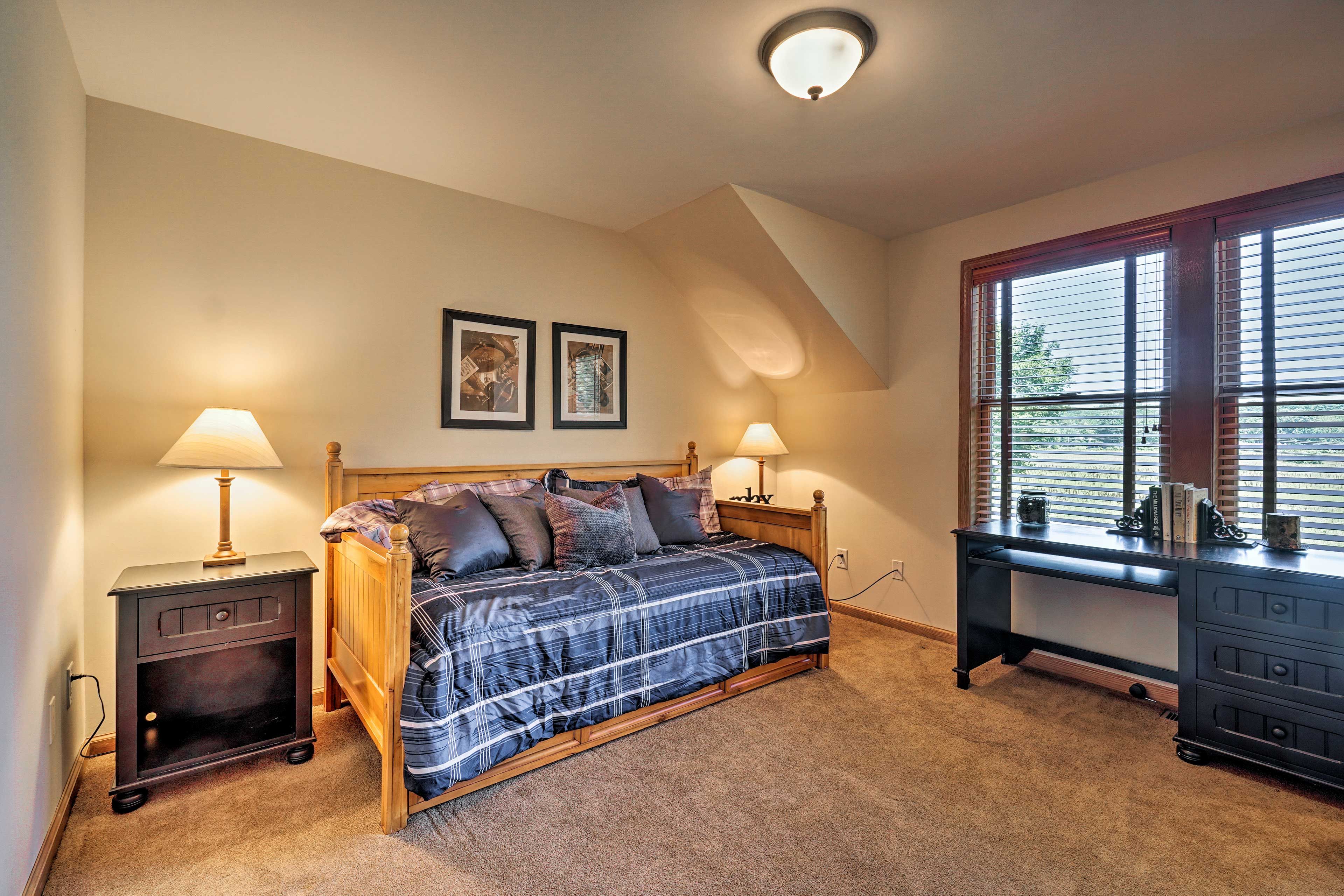 Bedroom 2 | Twin Daybed w/ Twin Trundle | Linens Provided